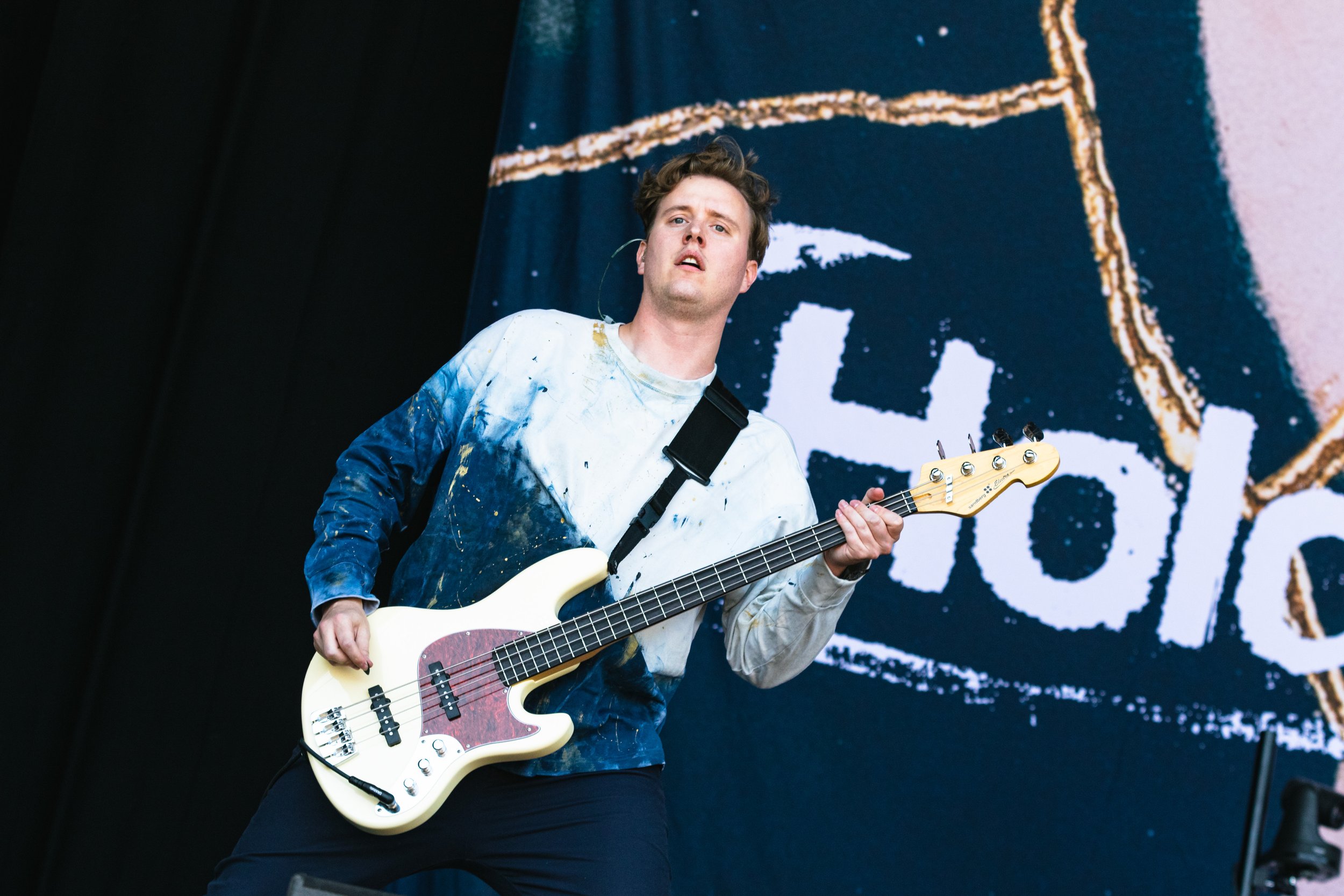 23-05-27.06-Holding Absence_SamStrutt_03.JPG