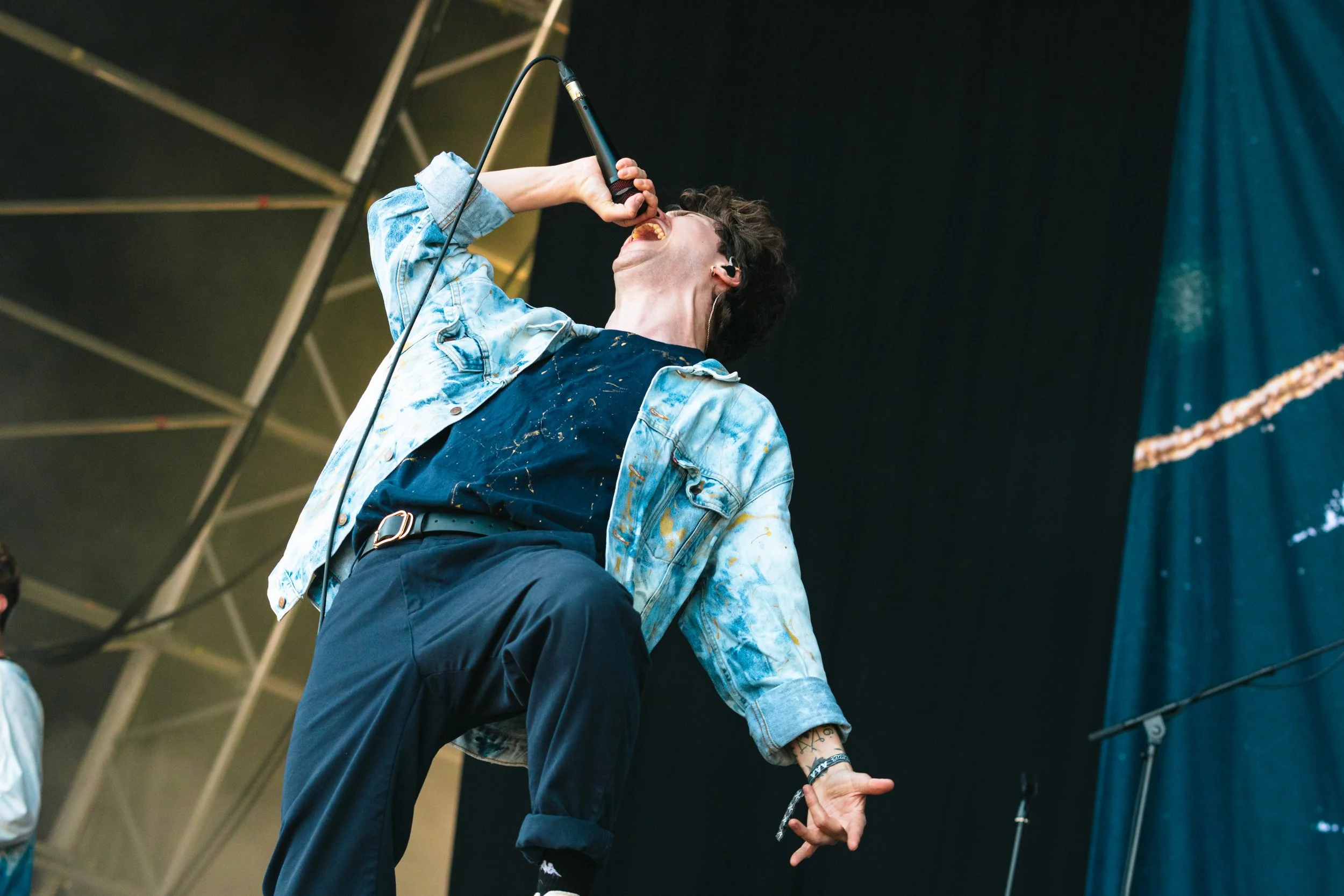 23-05-27.06-Holding Absence_SamStrutt_06.JPG