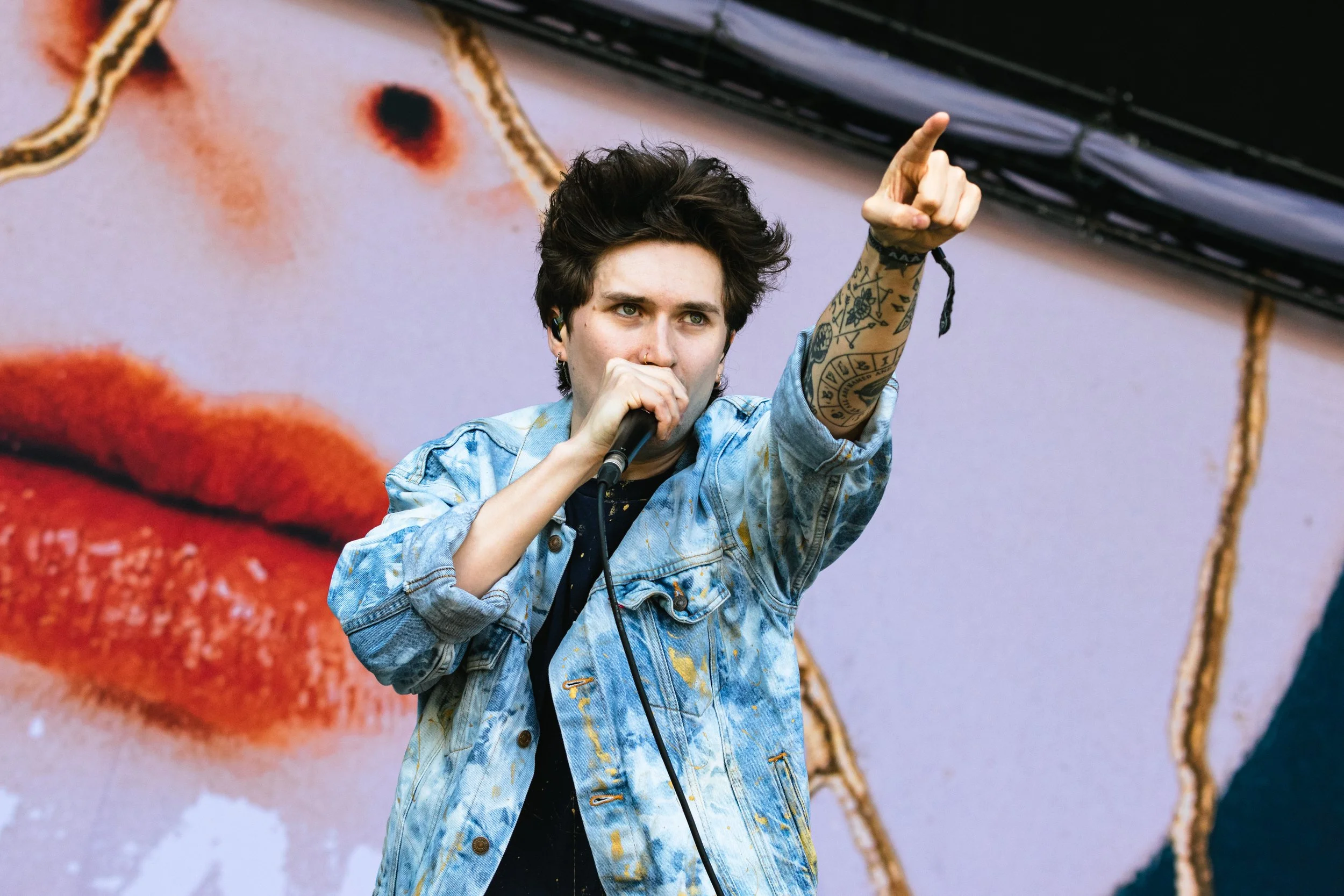 23-05-27.06-Holding Absence_SamStrutt_08.JPG