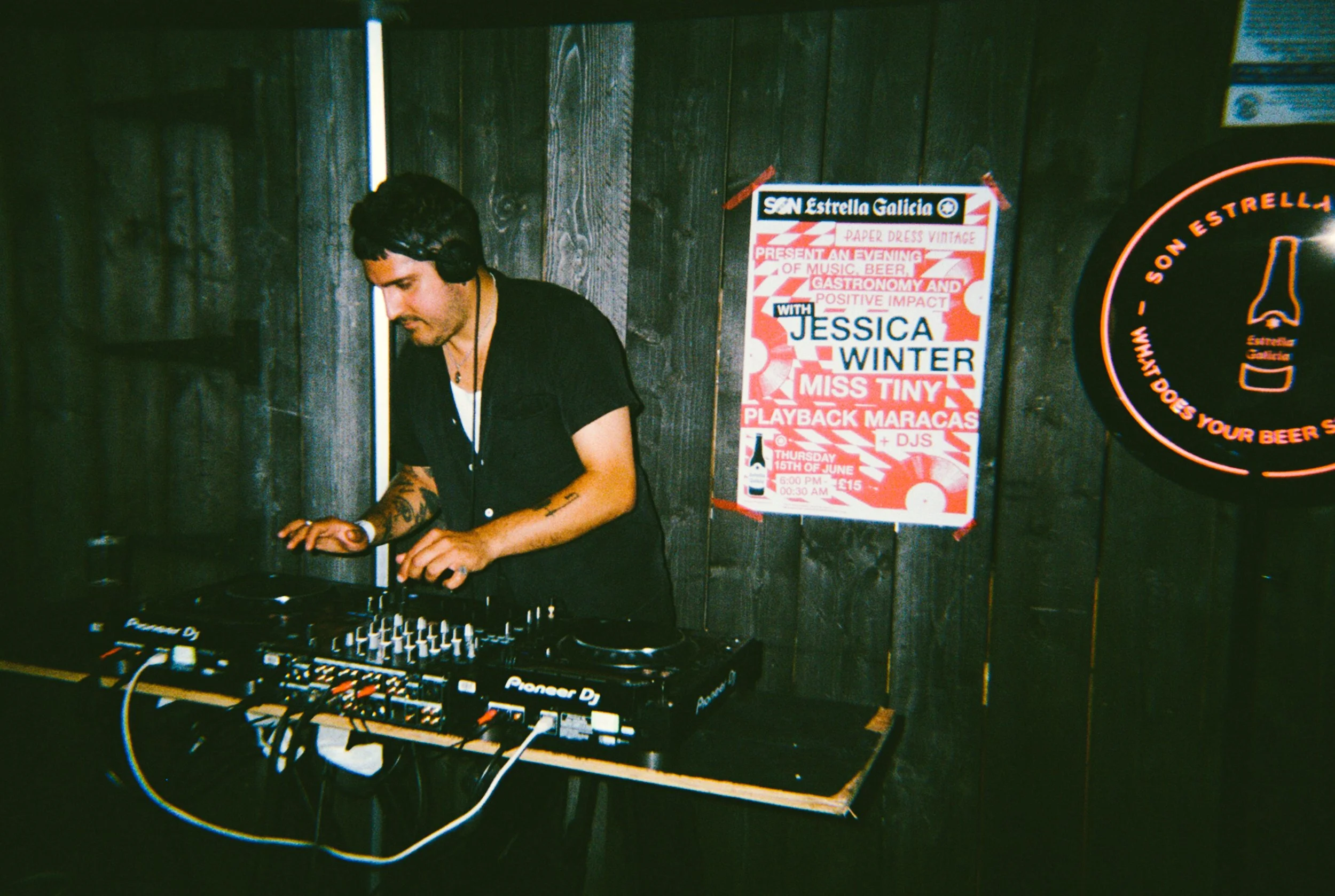 Live Review: Estrella Galacia x Paperdress Vintage, London - 15/06/2023