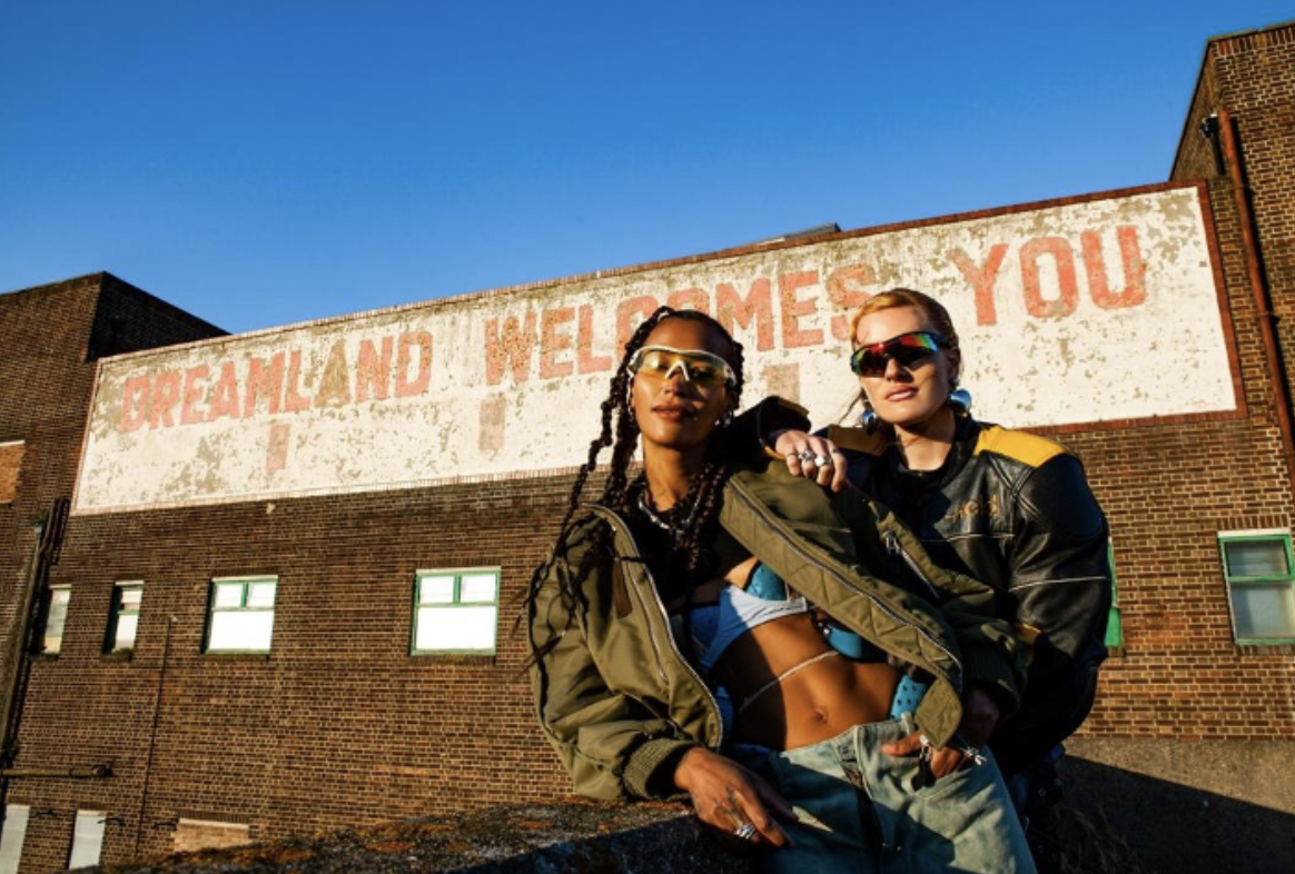 Icona Pop - 'Fall In Love'