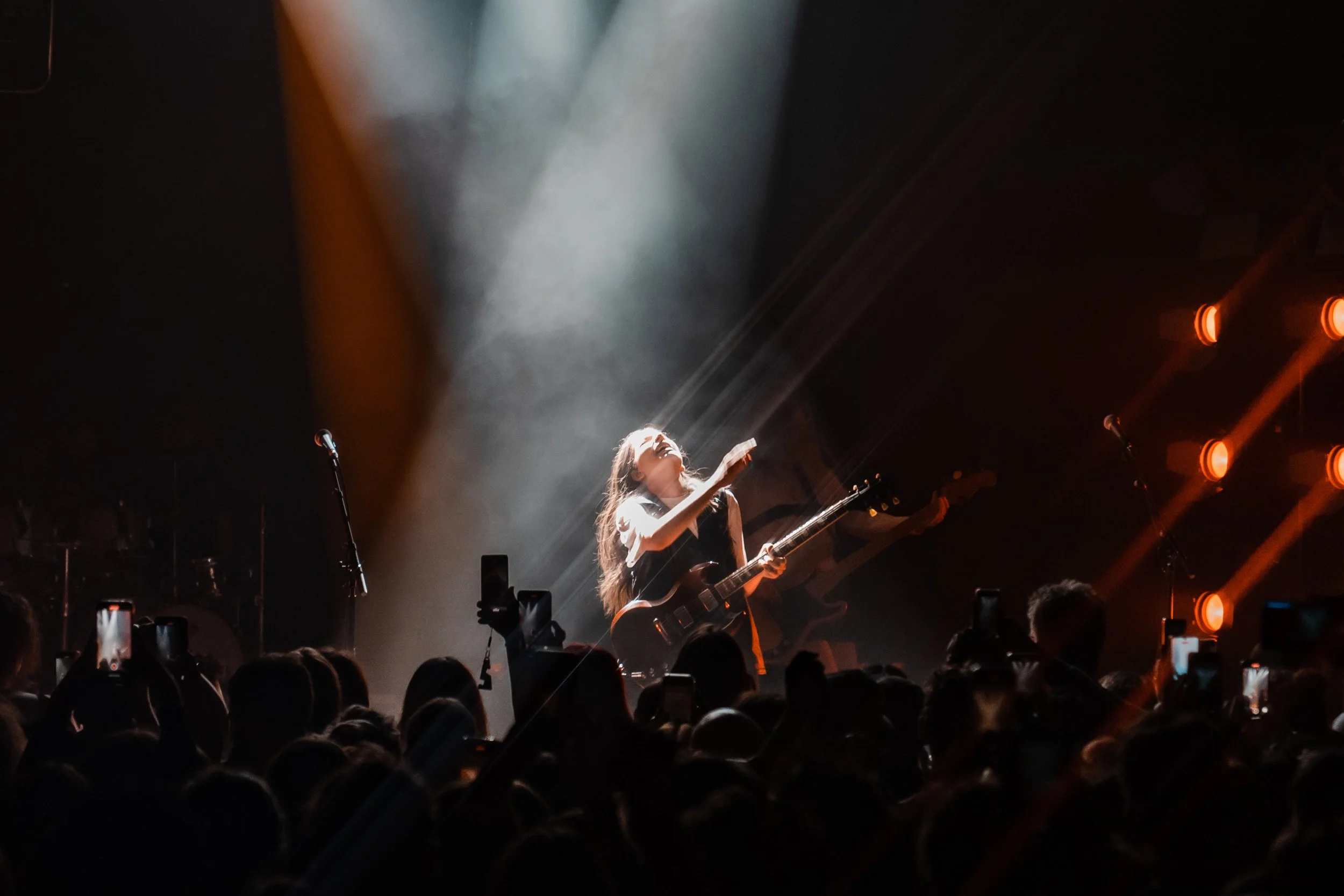 HAIM O2 Shepherd's Bush Empire-01632.jpg