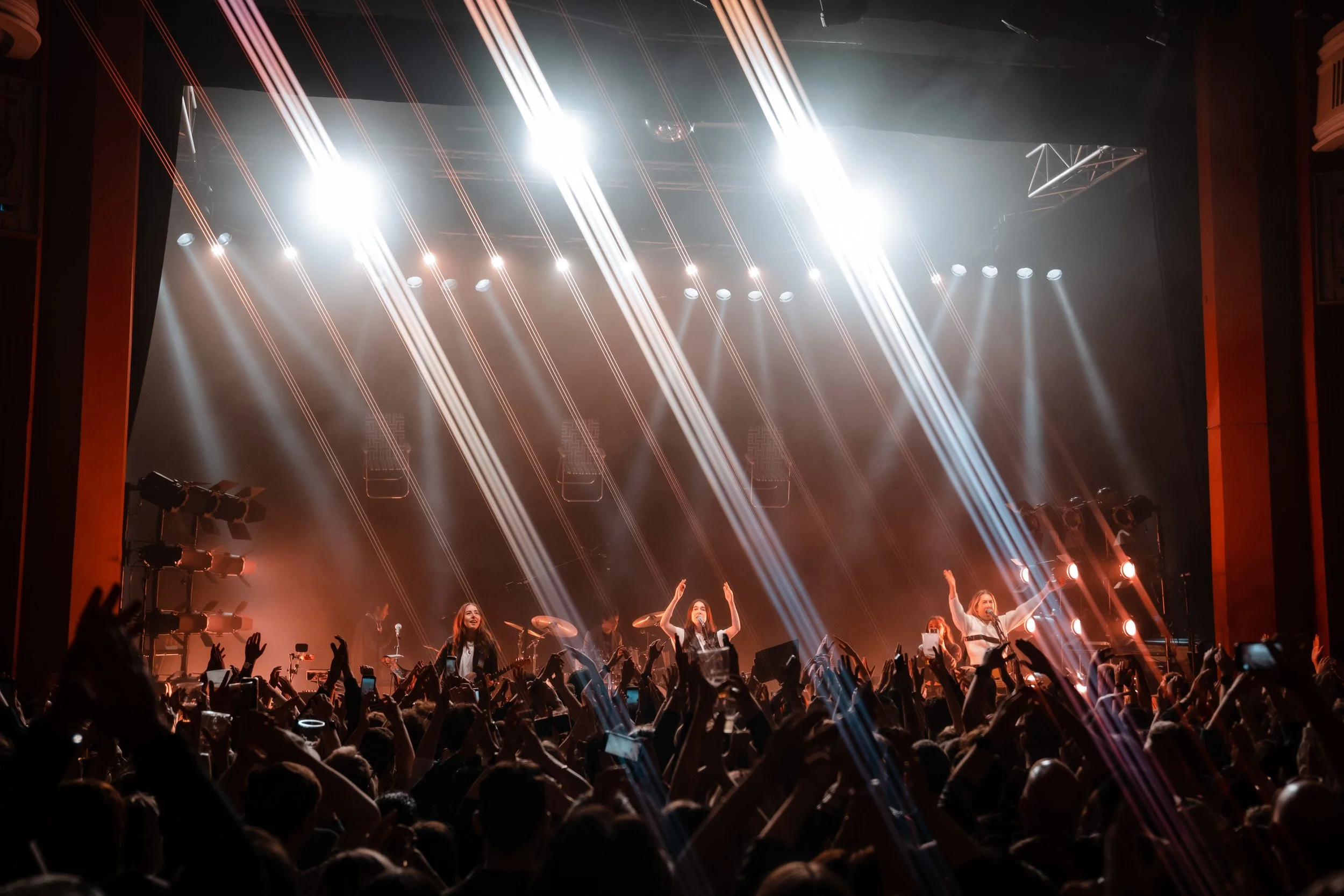 HAIM O2 Shepherd's Bush Empire-01722.jpg