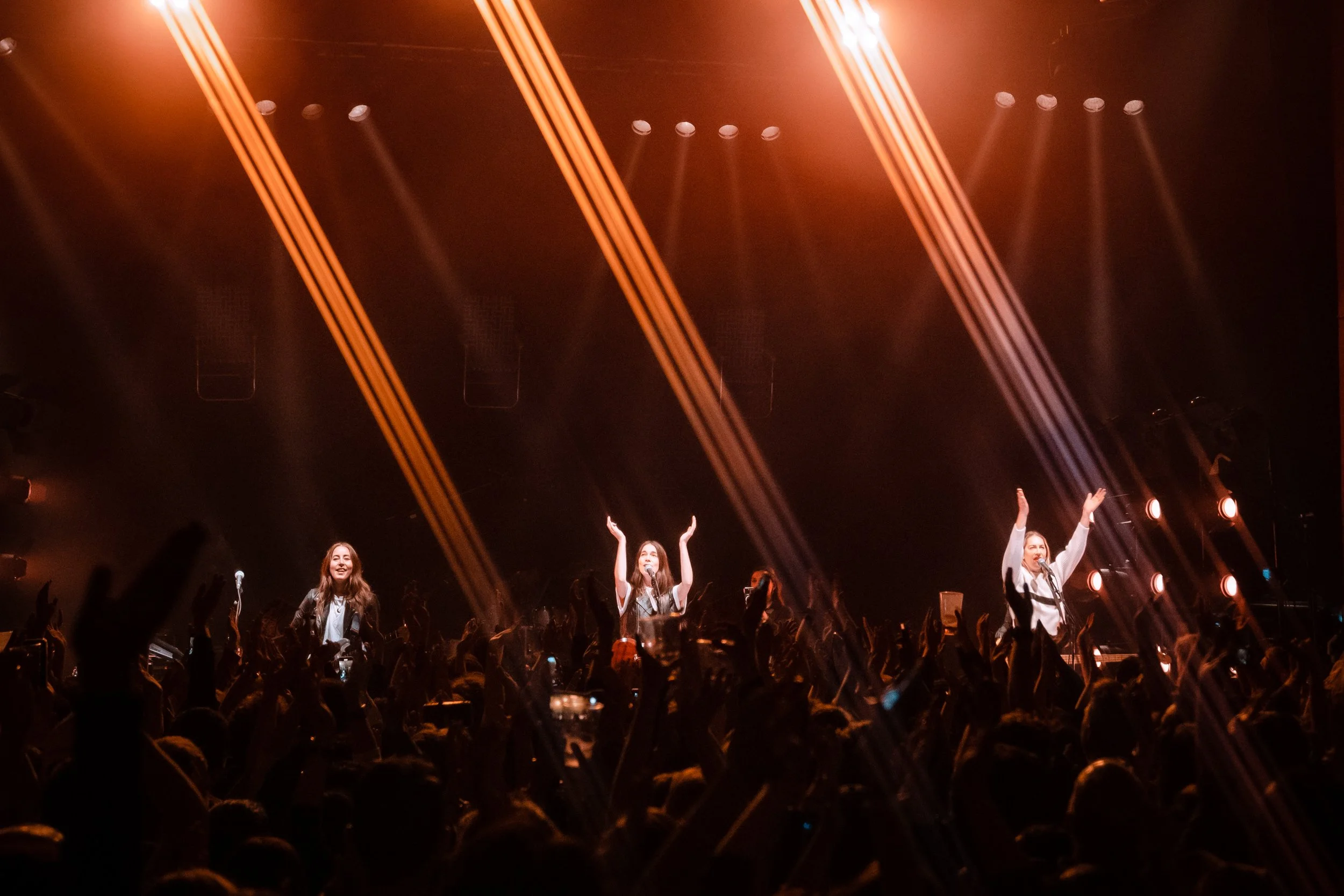HAIM O2 Shepherd's Bush Empire-01728.jpg