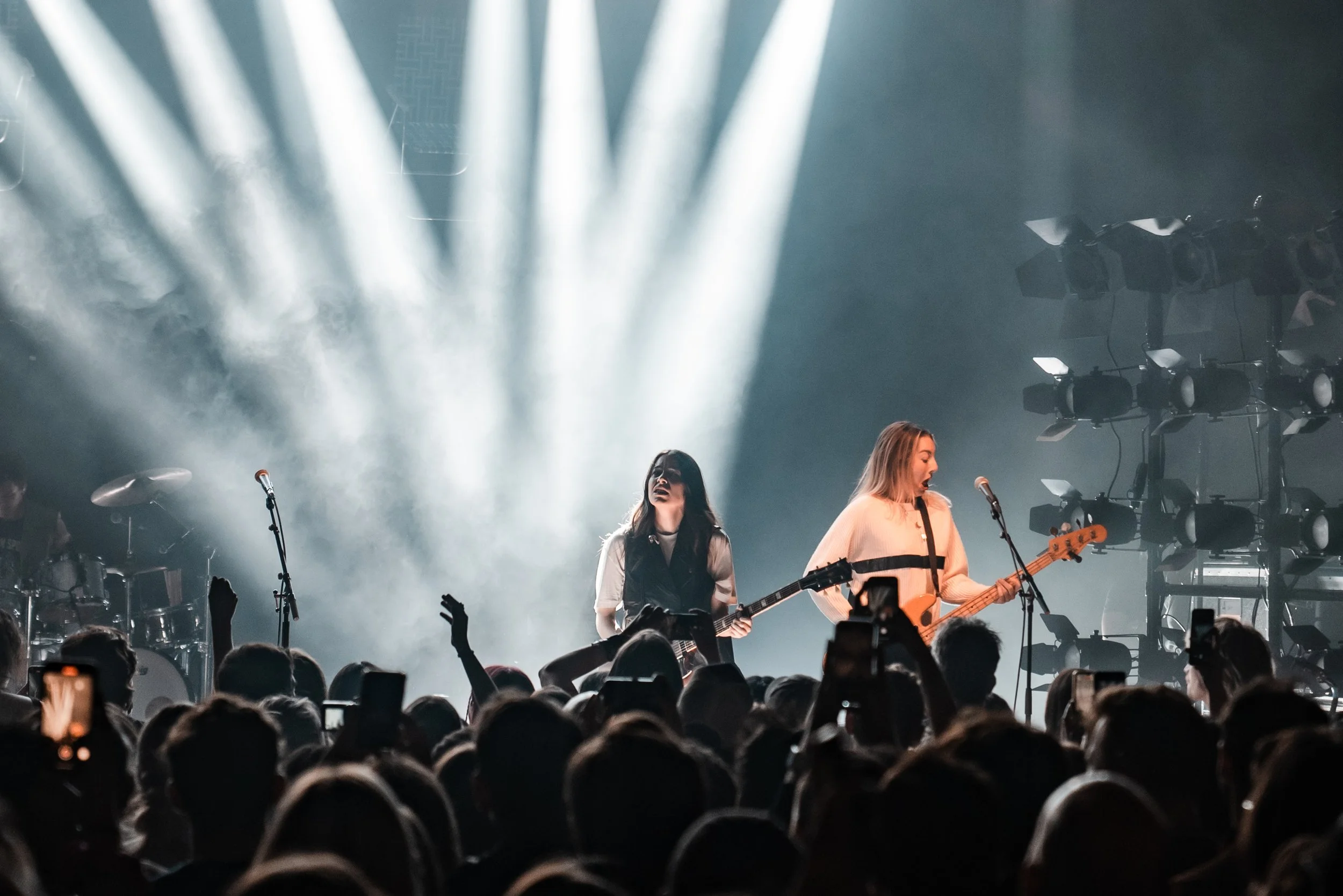 HAIM O2 Shepherd's Bush Empire-02222.jpg