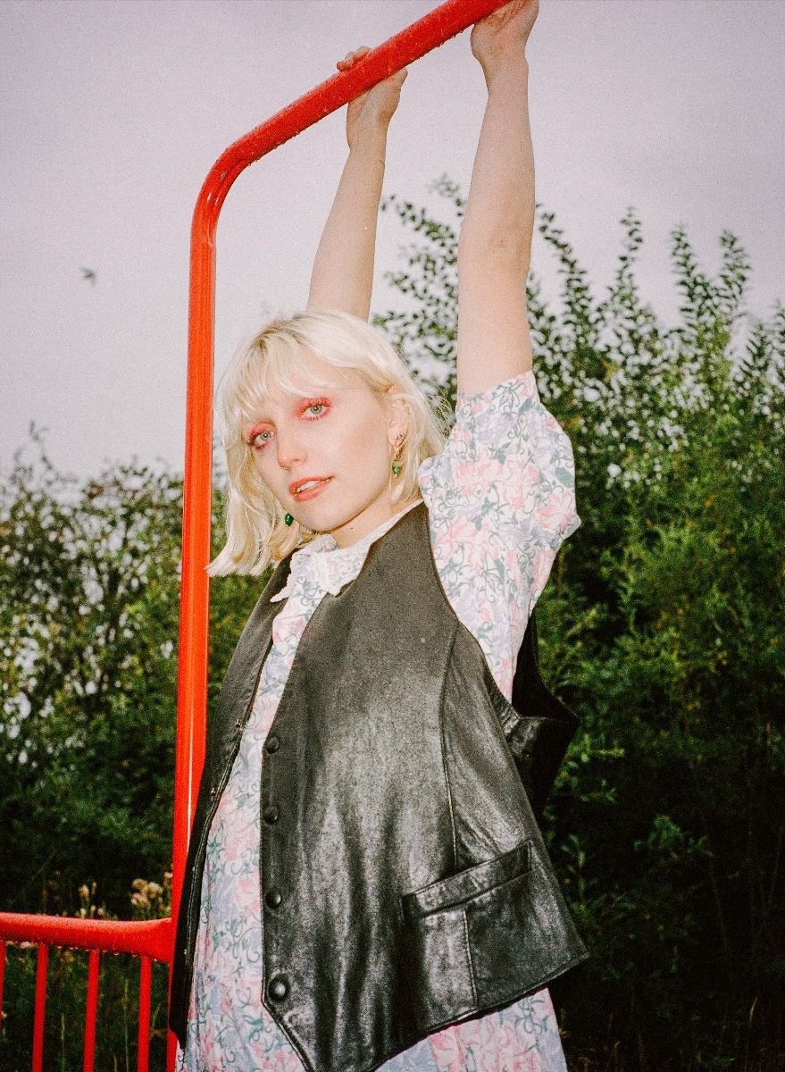 Abbie Ozard - 'i don't know happiness without you'