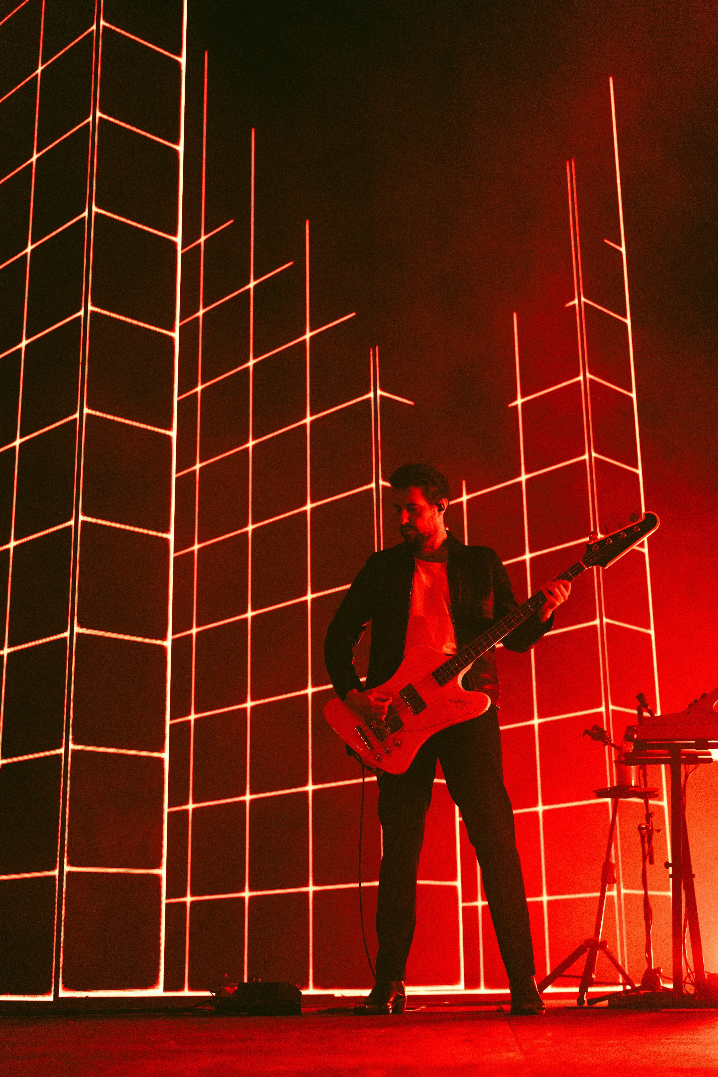 23-11-10.03.NothingButThieves_SamStrutt_-4.JPG