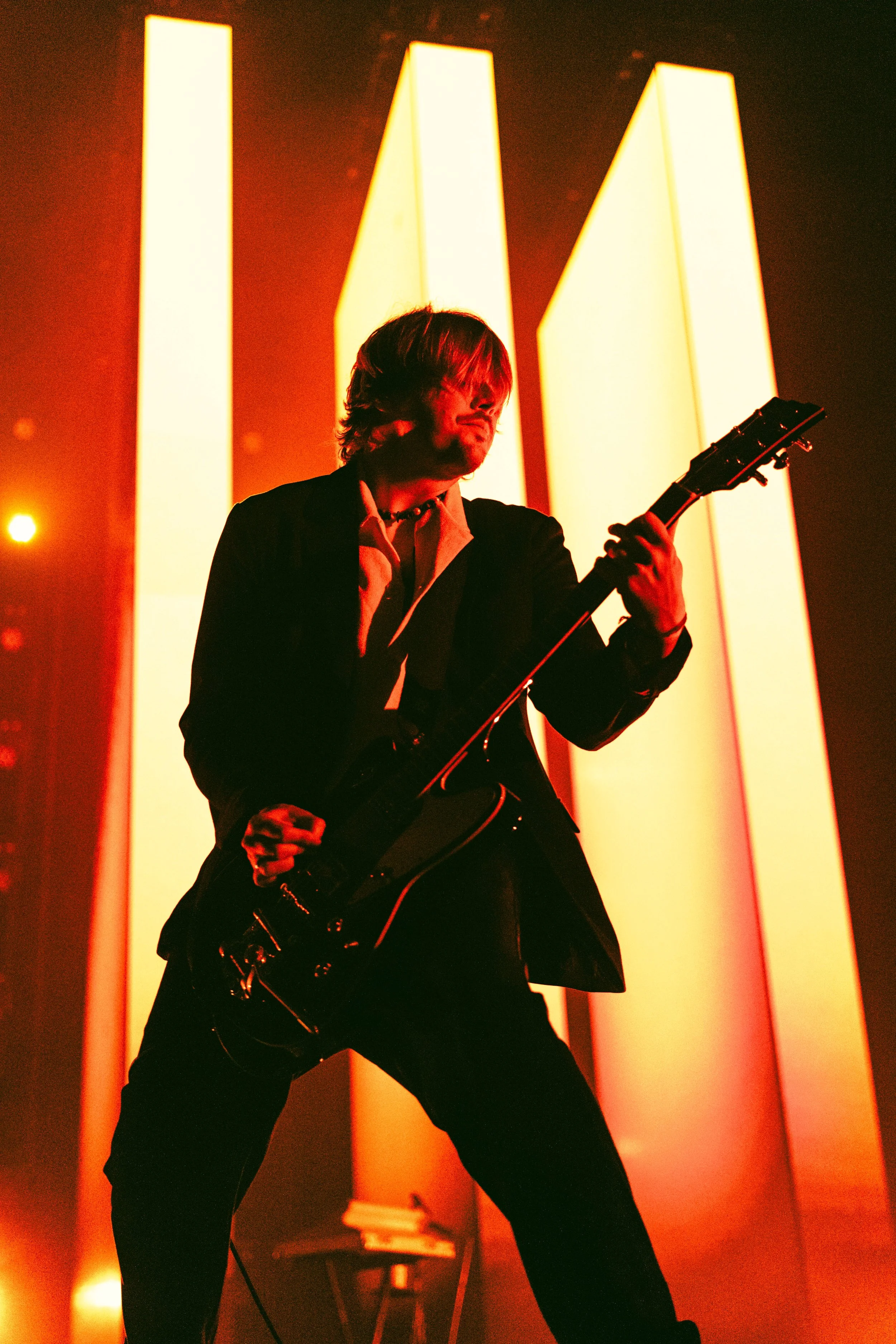 23-11-10.03.NothingButThieves_SamStrutt_-8.JPG