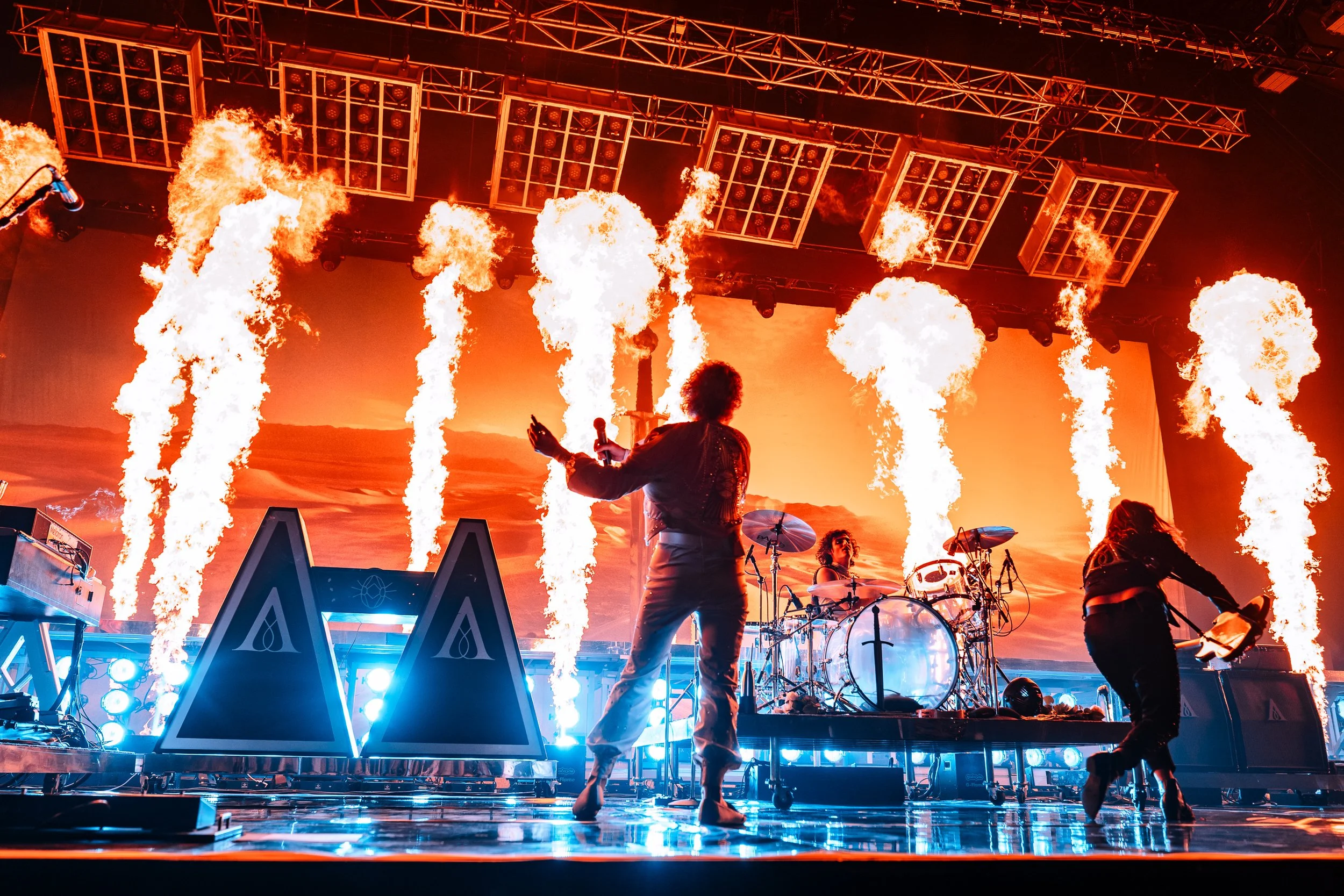 Greta van Fleet OVO Arena-01553.jpg