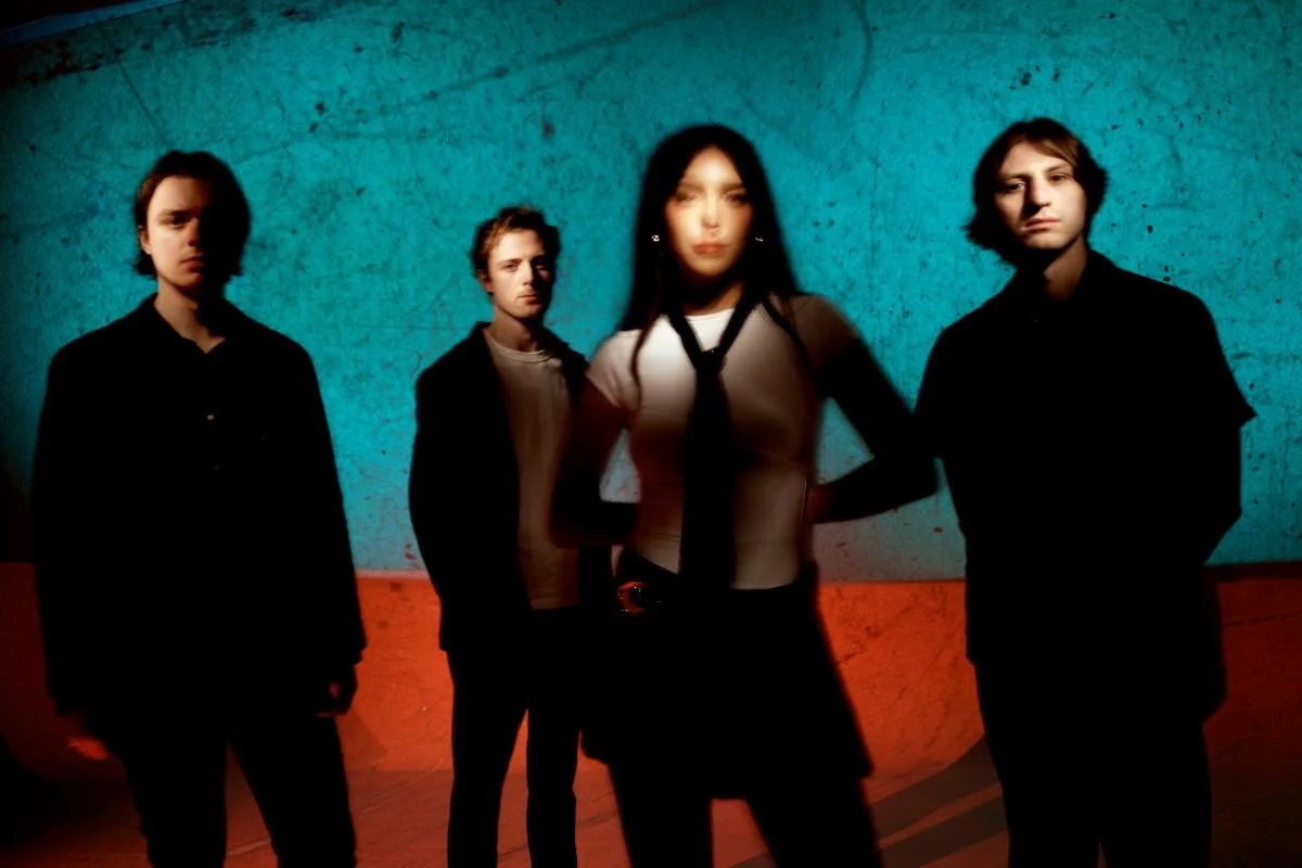 The Mysterines - 'Stray'