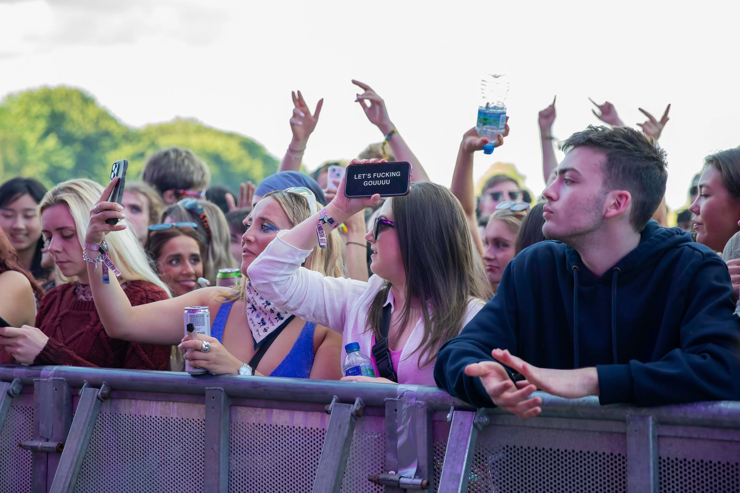 Crowd-3.jpg