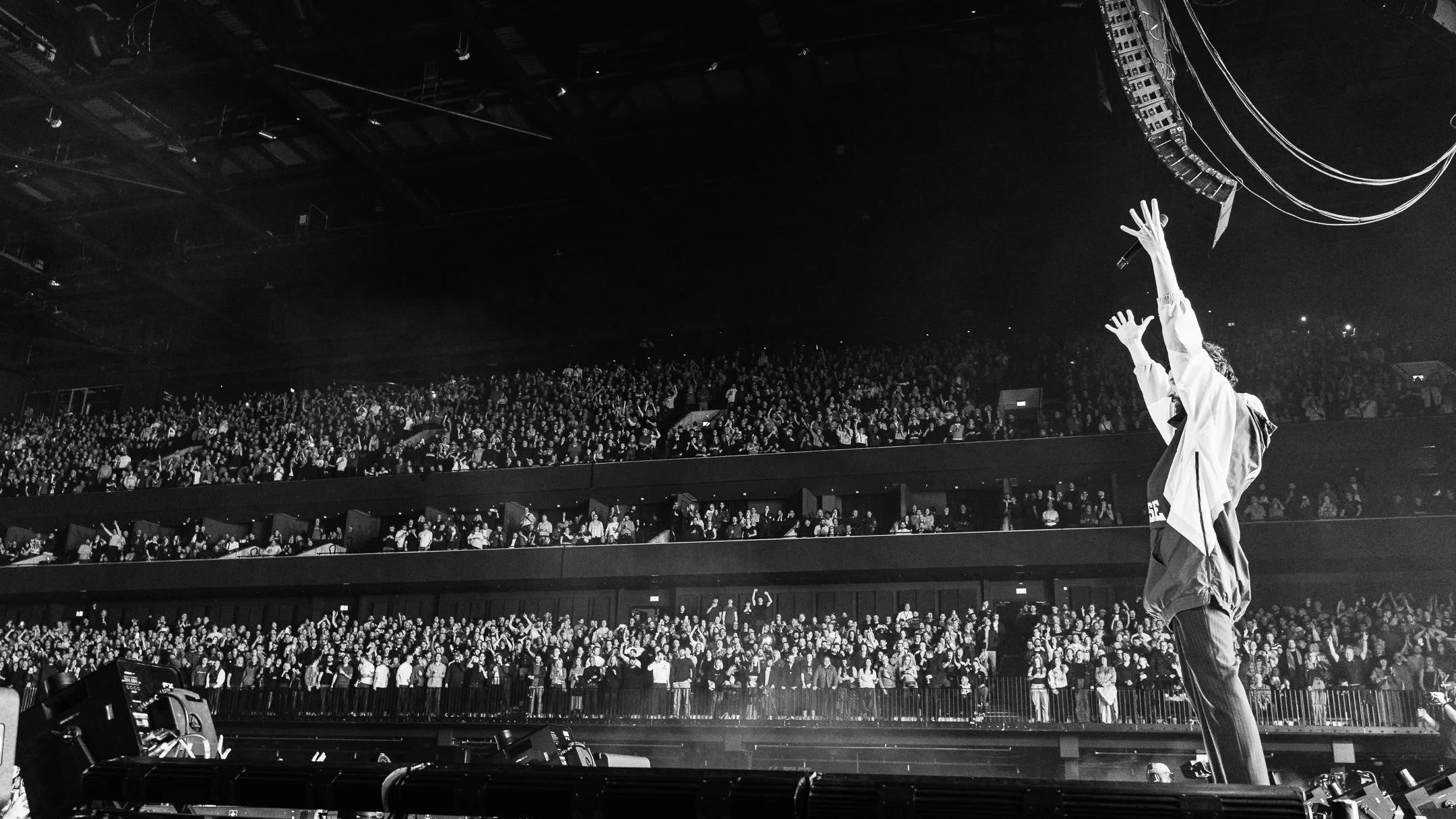 Kasabian-Manchester-161124-00185.jpg