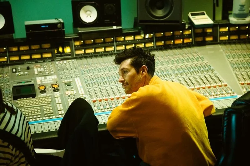 Bastille - 'Drawbridge &amp; The Baroness'