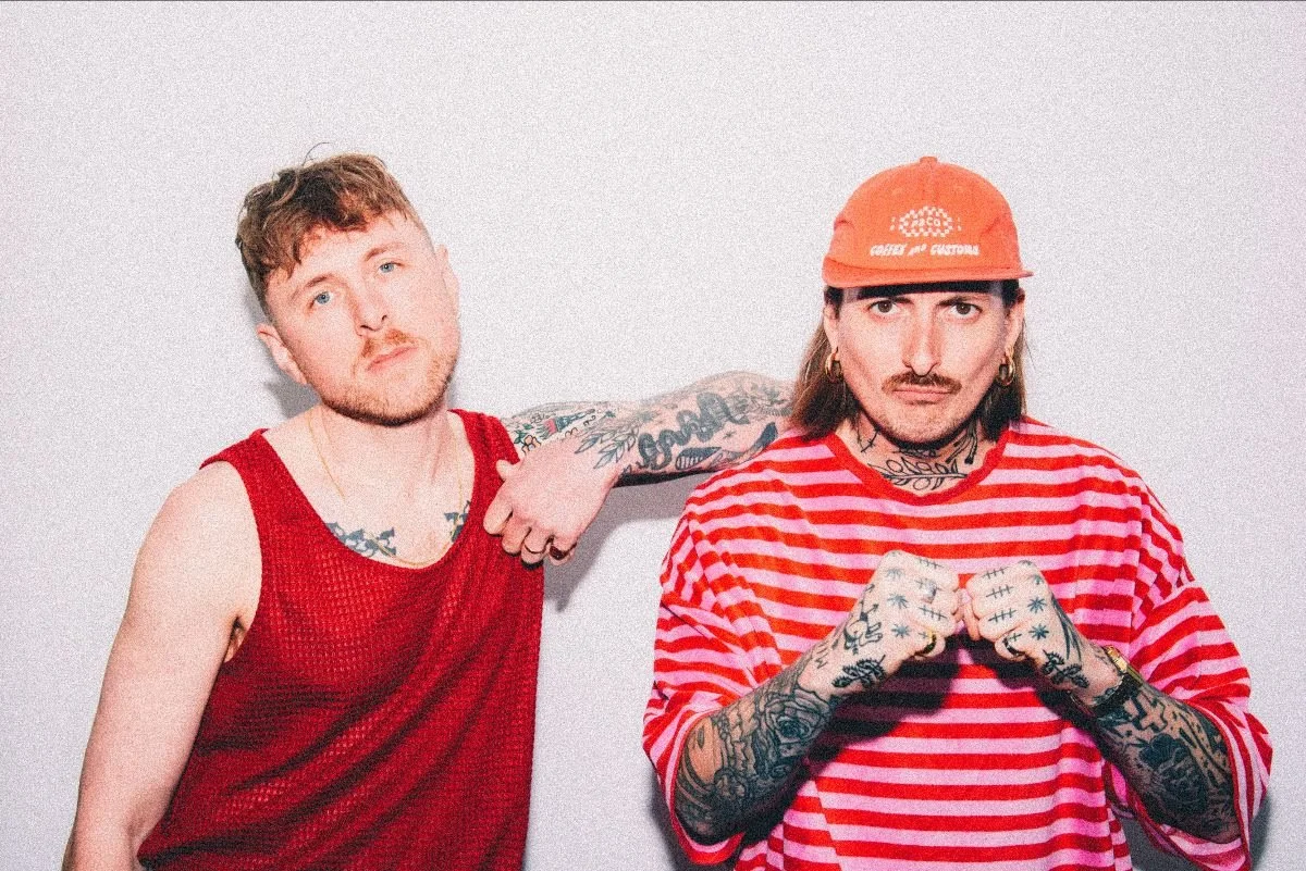 Snake Eyes - 'Hug Me' Featuring Pabst