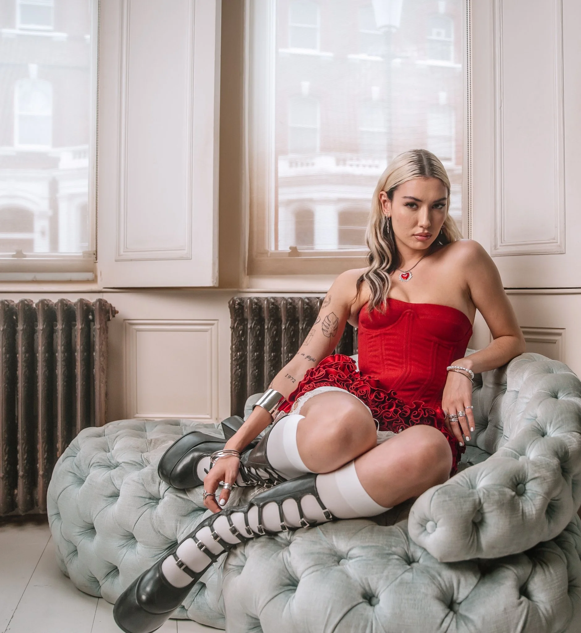 Live Review: Nieve Ella - New Century Hall, Manchester 08/03/2025