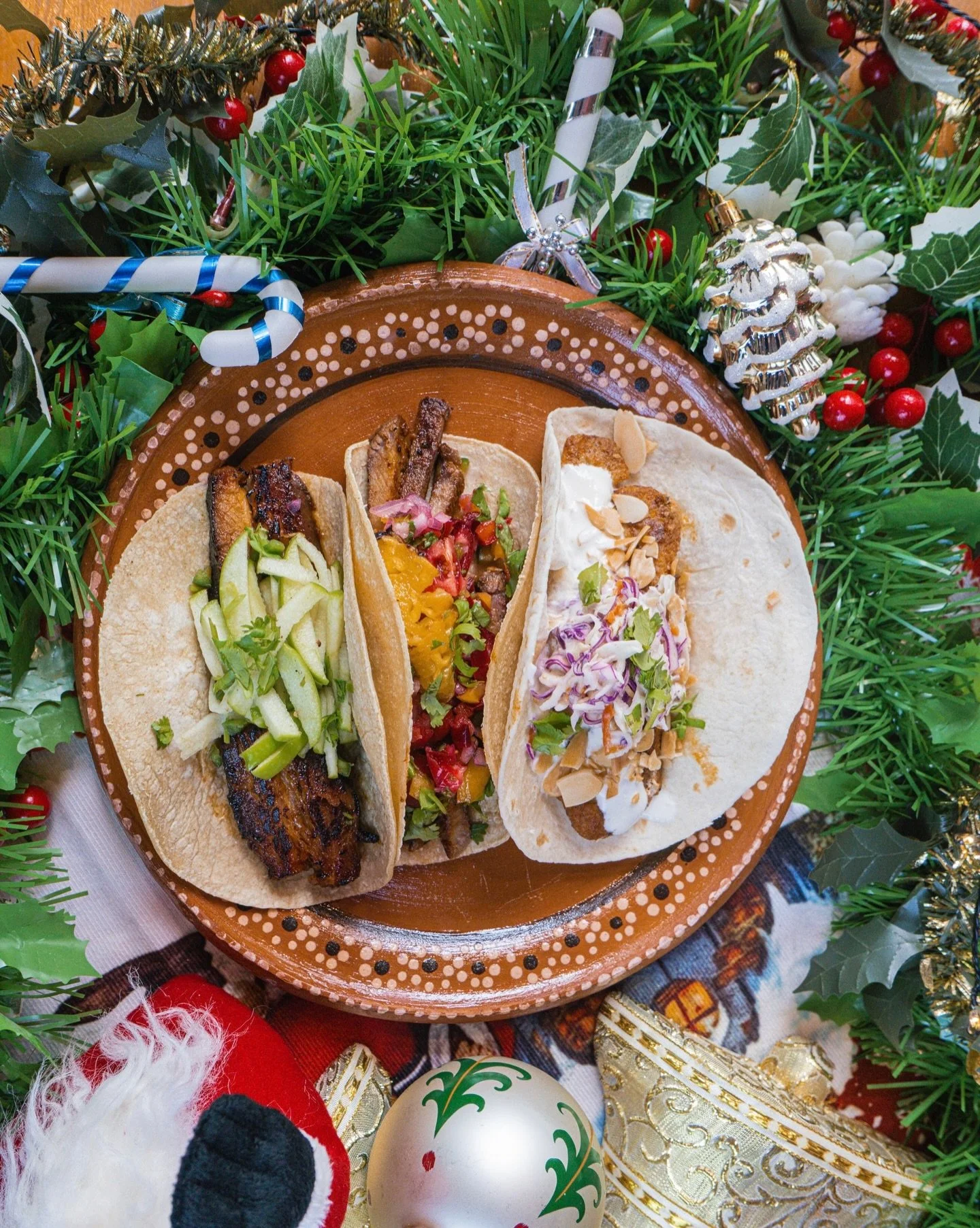 Say hola to our Christmas Special: Santa&rsquo;s Special Tacos &mdash; a festive trio inspired by Mexican flavours, holiday traditions, and a little Papi&rsquo;s magic. 🎅🔥
Available all December, in all outlets. (3 tacos &bull; $28)

🌟 Lengua al P