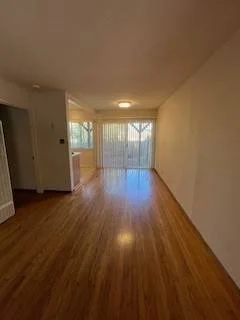 1016 El Camino Real Ave. #2, Burlingame.