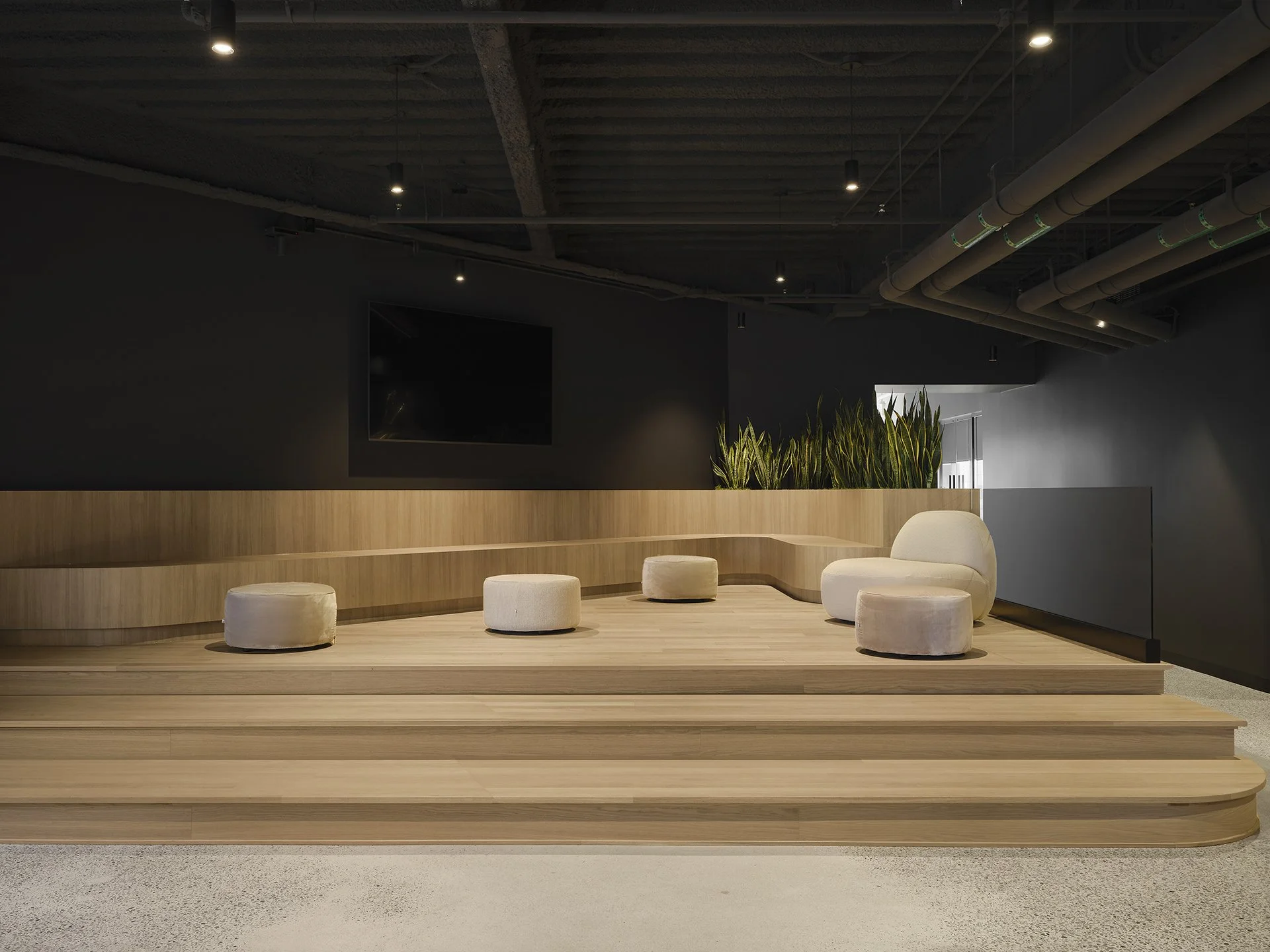 Aménagement de bureau au centre-ville de Montreal par DESK architectes