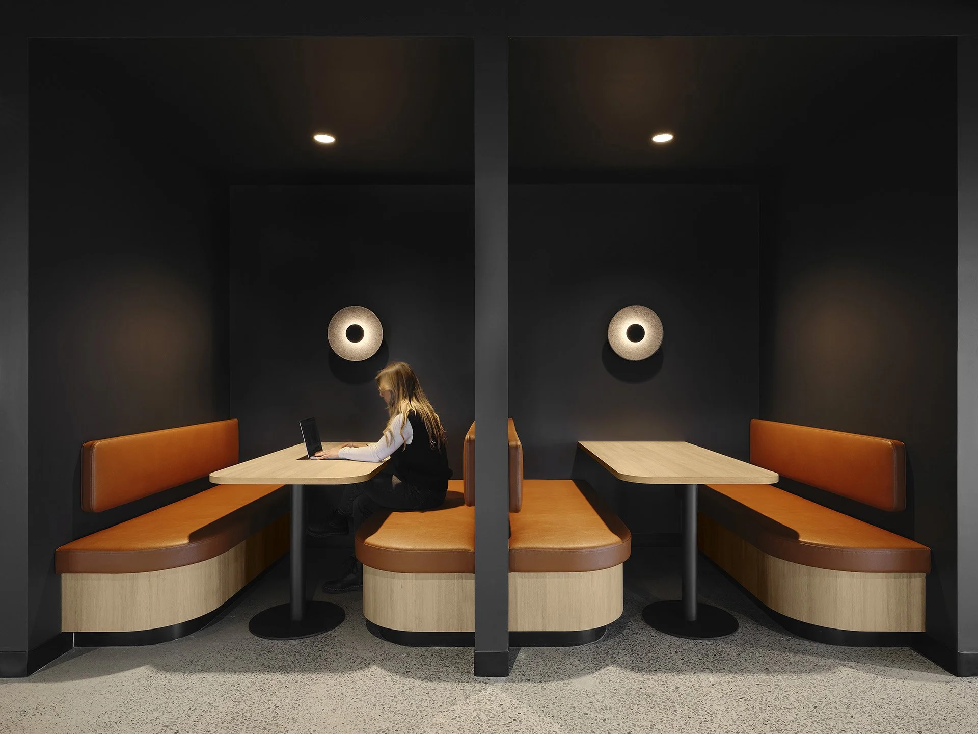 Aménagement de bureau au centre-ville de Montreal par DESK architectes