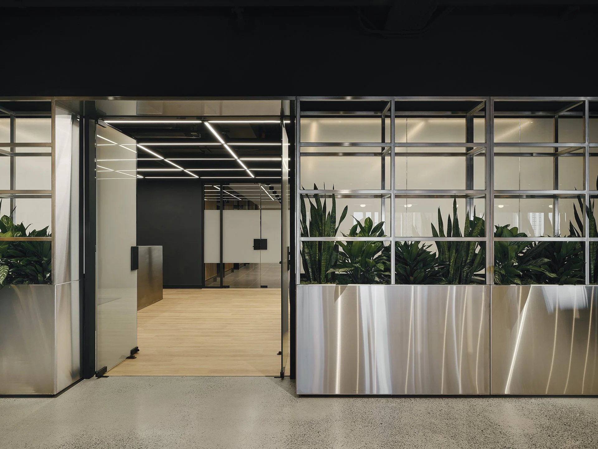 Aménagement de bureau au centre-ville de Montreal par DESK architectes
