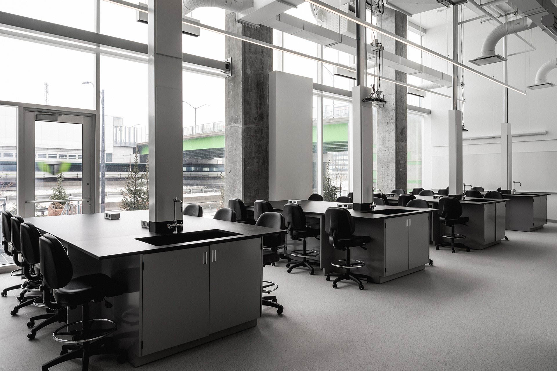 Aménagement commercial à Brossard par DESK architectes