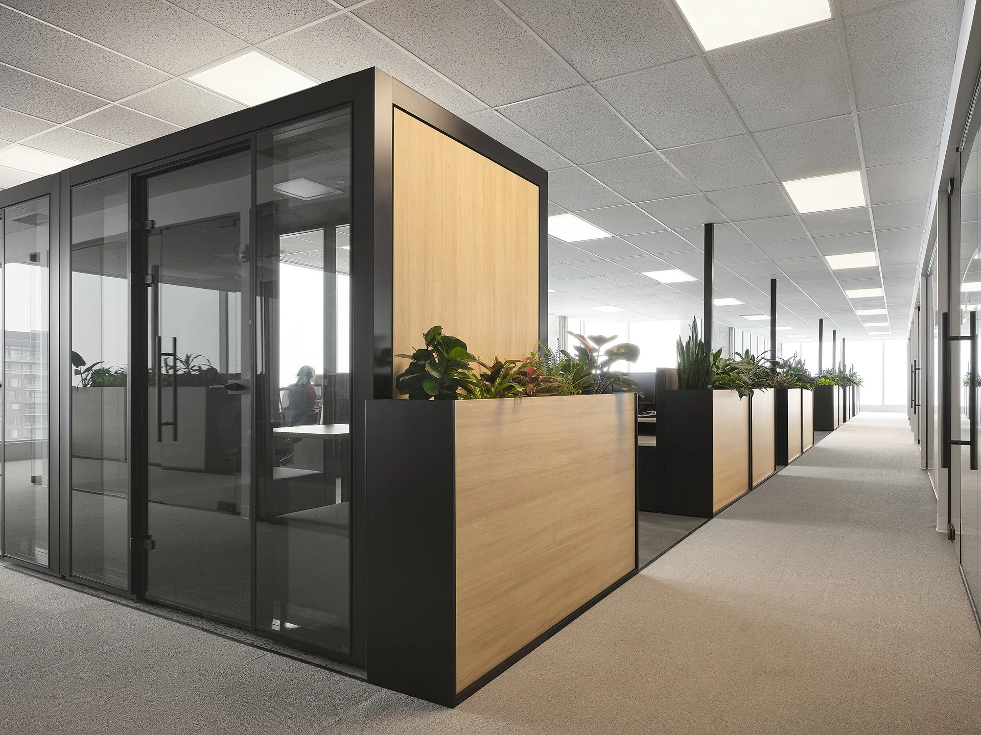 Aménagement de bureau à Brossard par DESK architectes