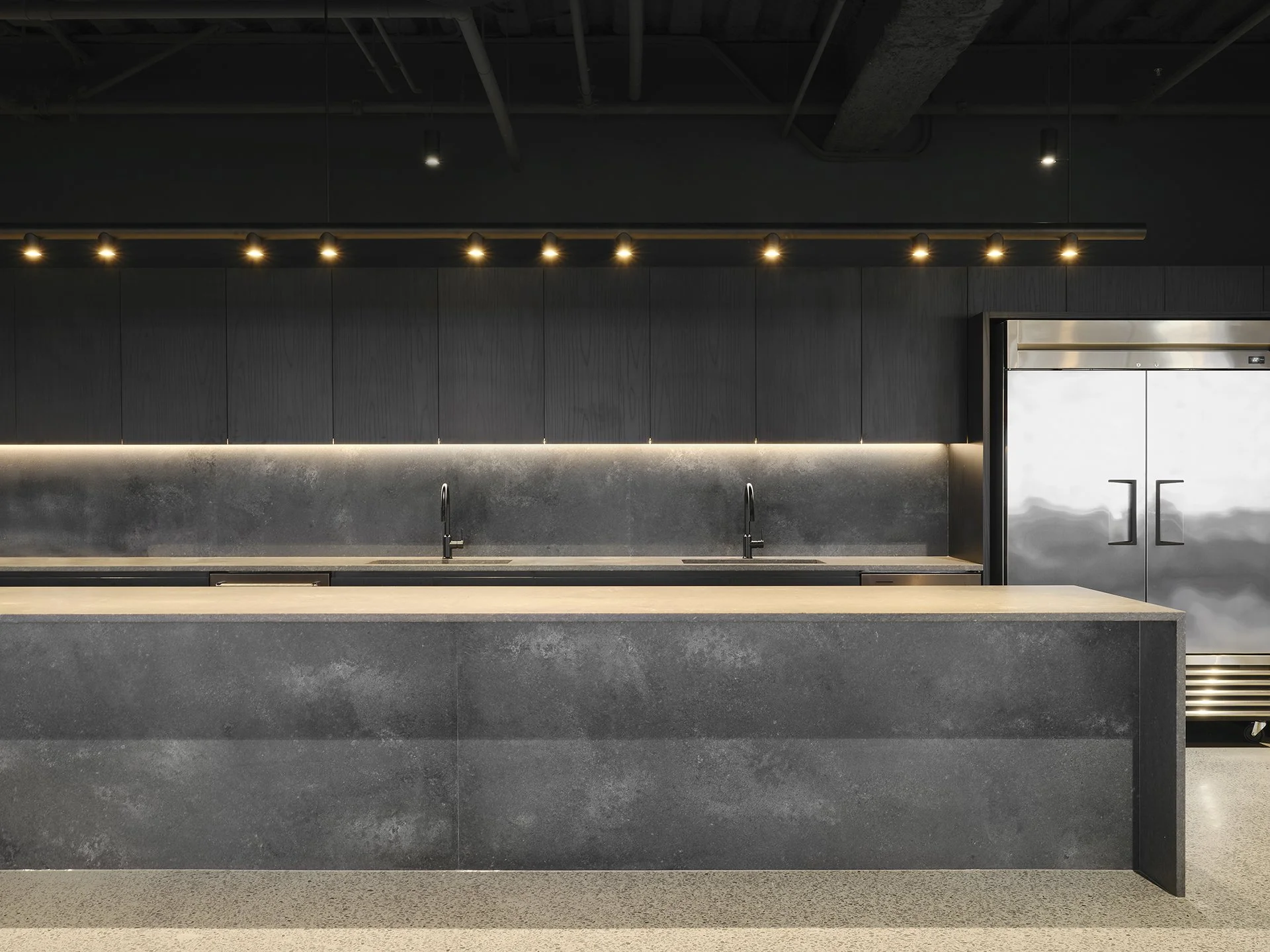 Aménagement de bureau au centre-ville de Montreal par DESK architectes