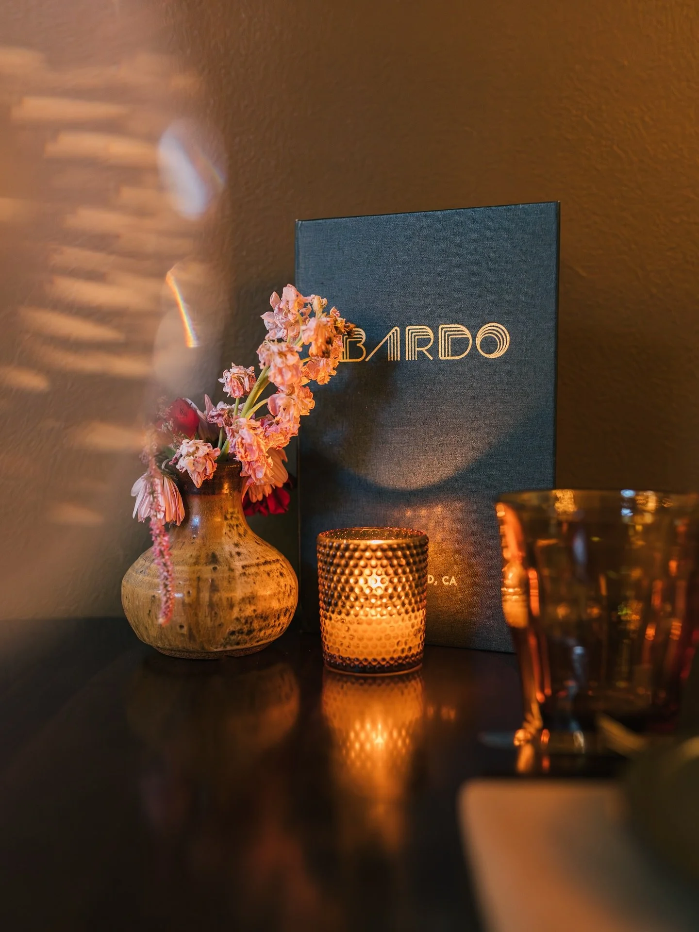 Mondays hit different at Bardo. Low lights, cool drinks, no rush.

Curtain opens at 5. 
📸: @katielewellyn.photo 
#bardooakland