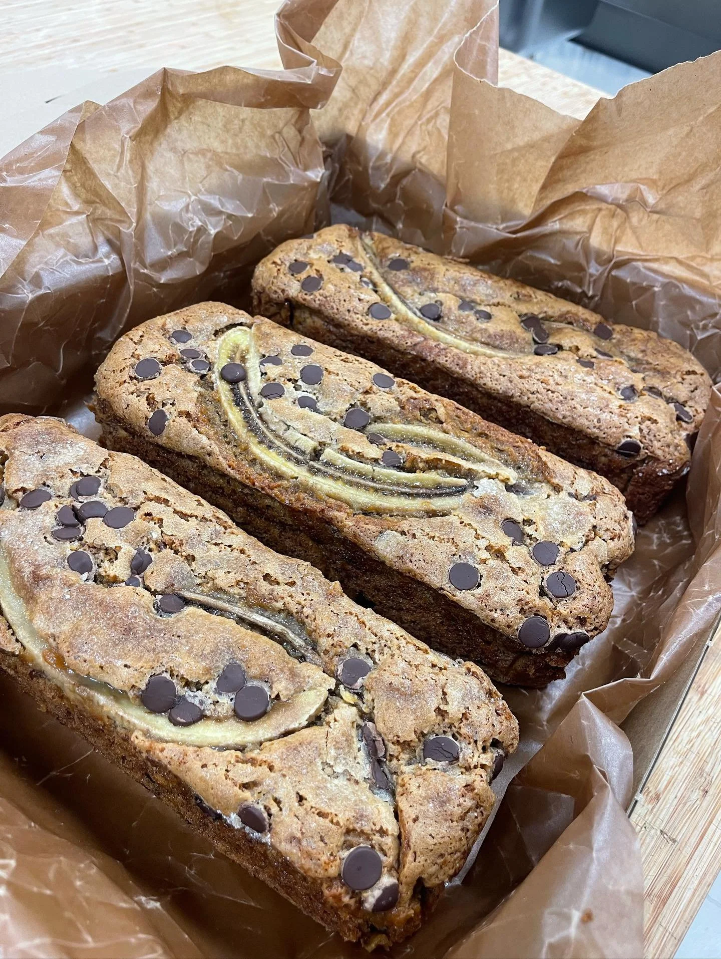 Bästa eftermiddagsfikat om du frågar Linda; Märtas bananbröd med mörk choklad. Direkt från receptboken Linda skaffade i New York för ett par år sedan. Där finns också receptet på chokladbr&o