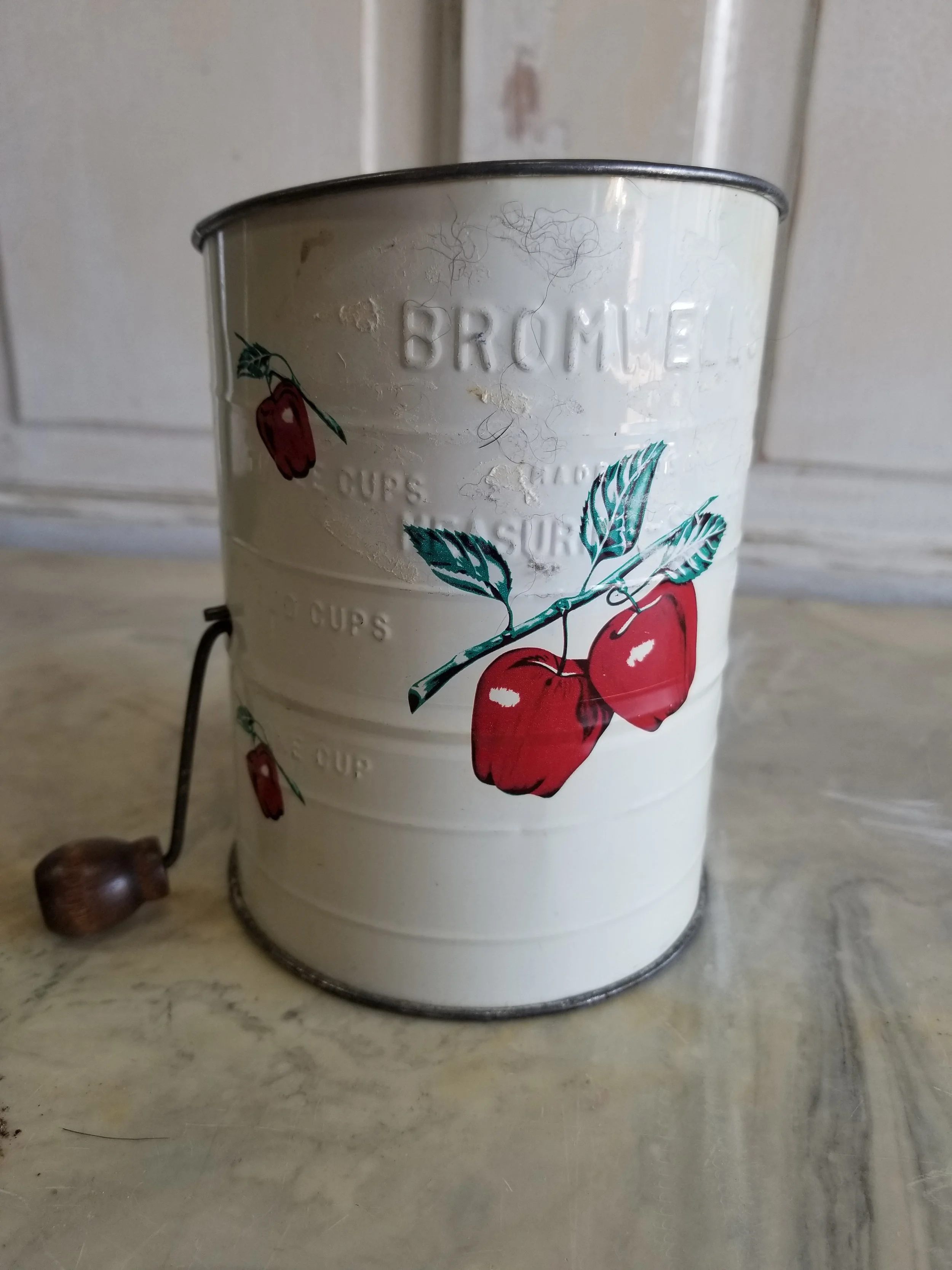 Vintage Bromwell's cherry sifter