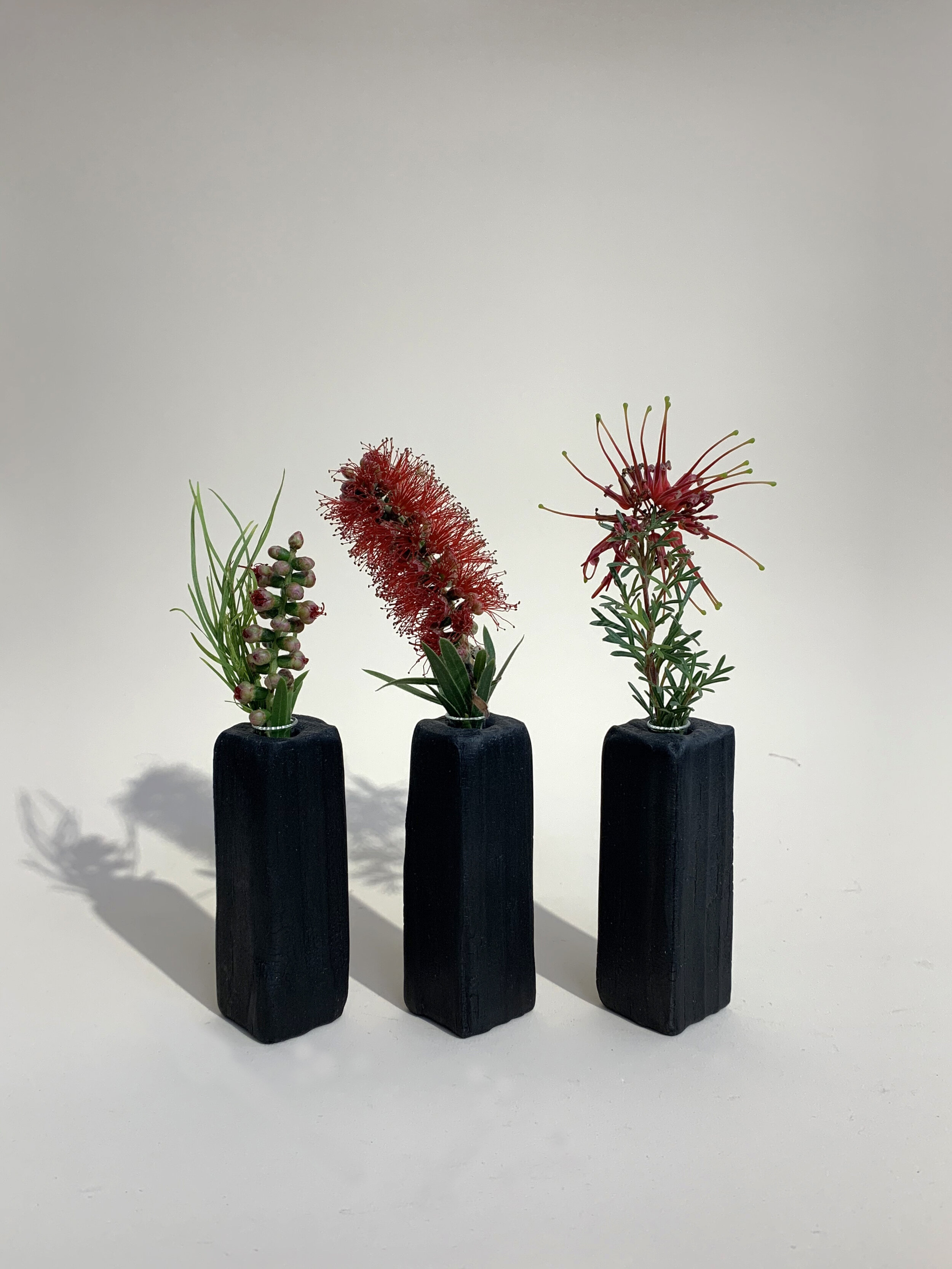 Bloku I // set of 3 x small superblack vases