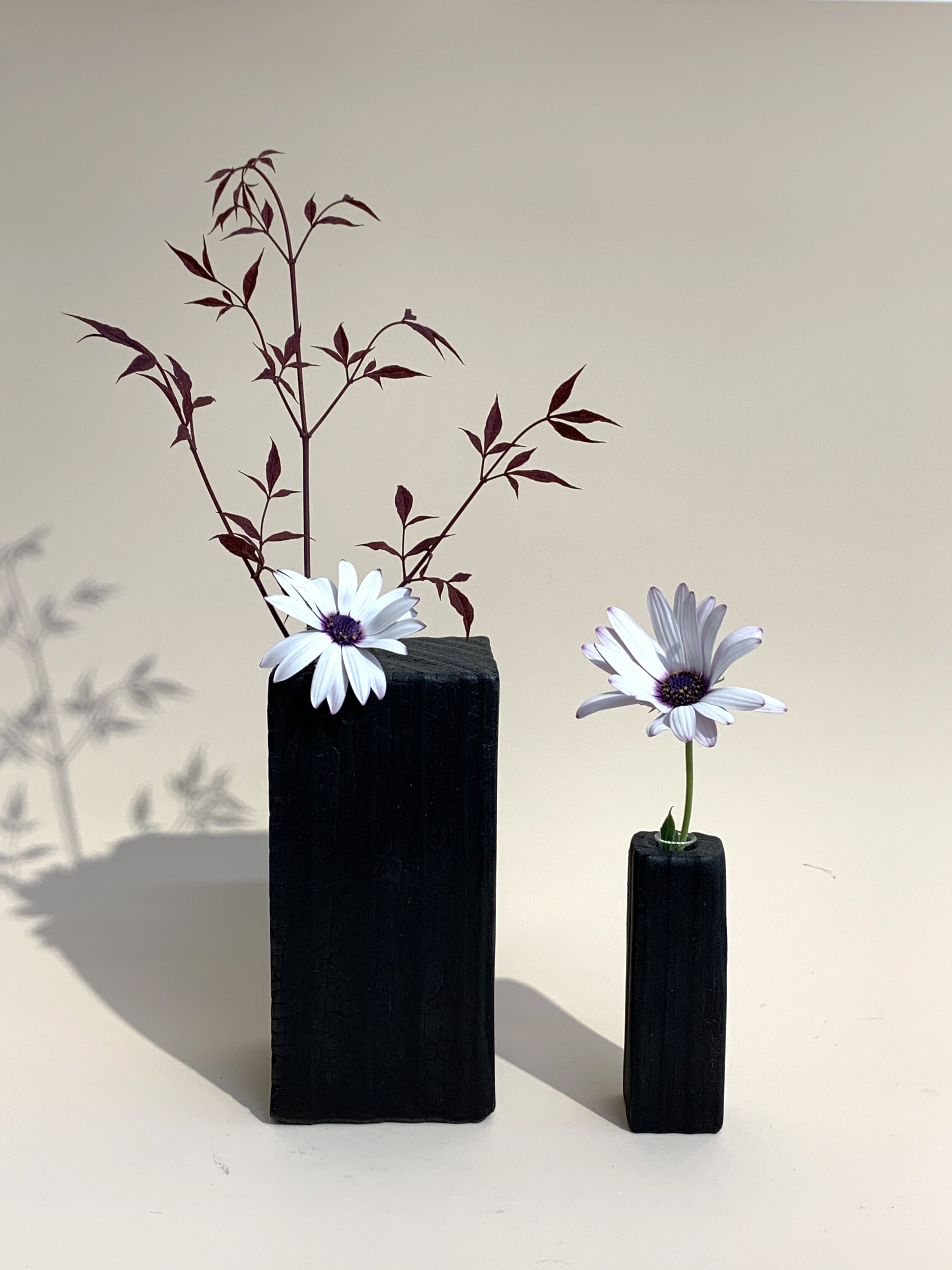 Bloku VI // set of large square + small superblack vase