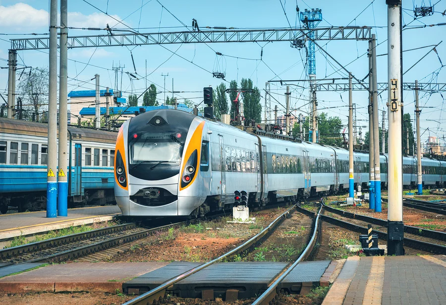 bigstock-High-Speed-Train-Arrives-On-Th-189760336.jpg