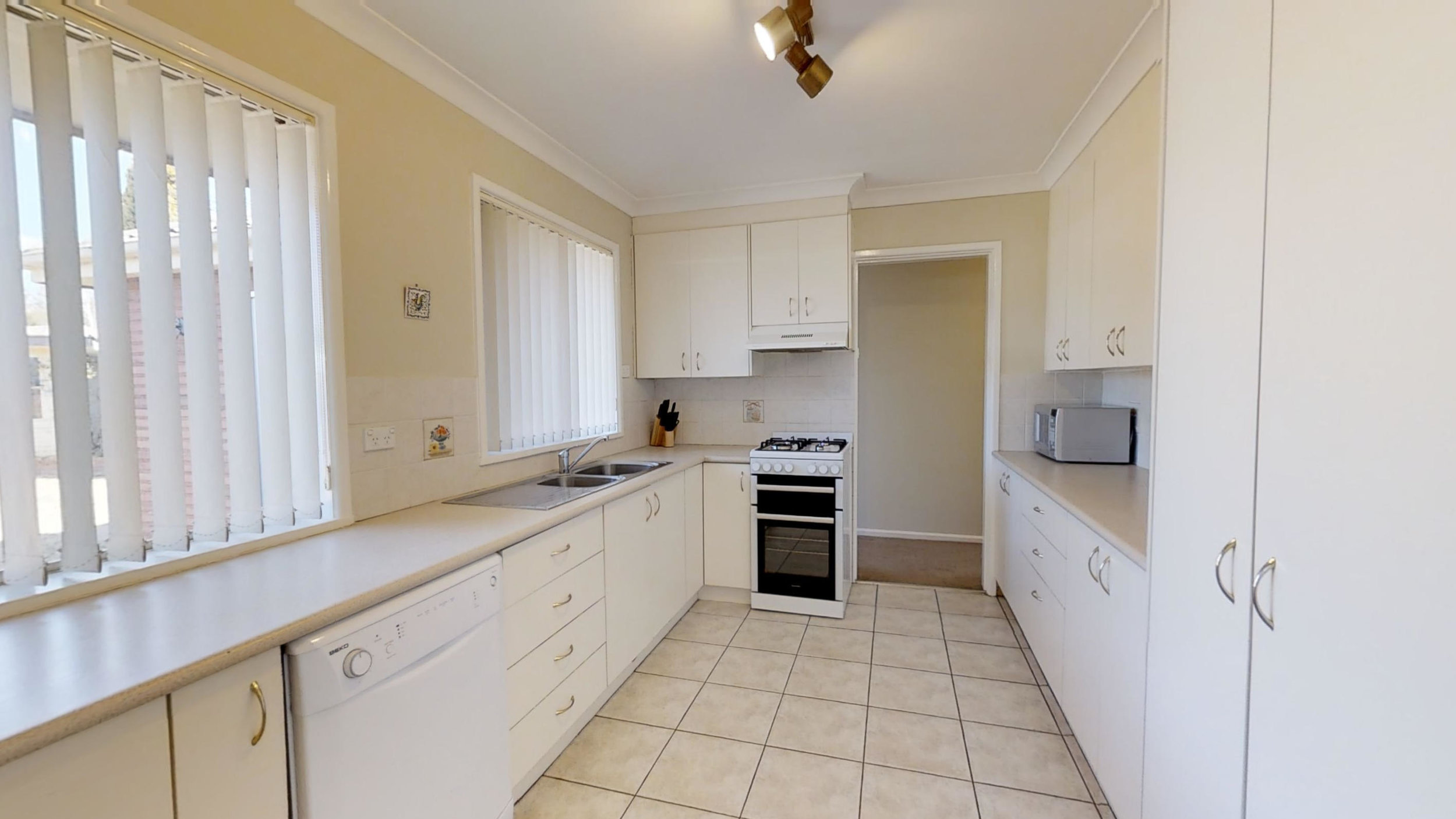 Wentworth Lane 9 Kitchen.jpg