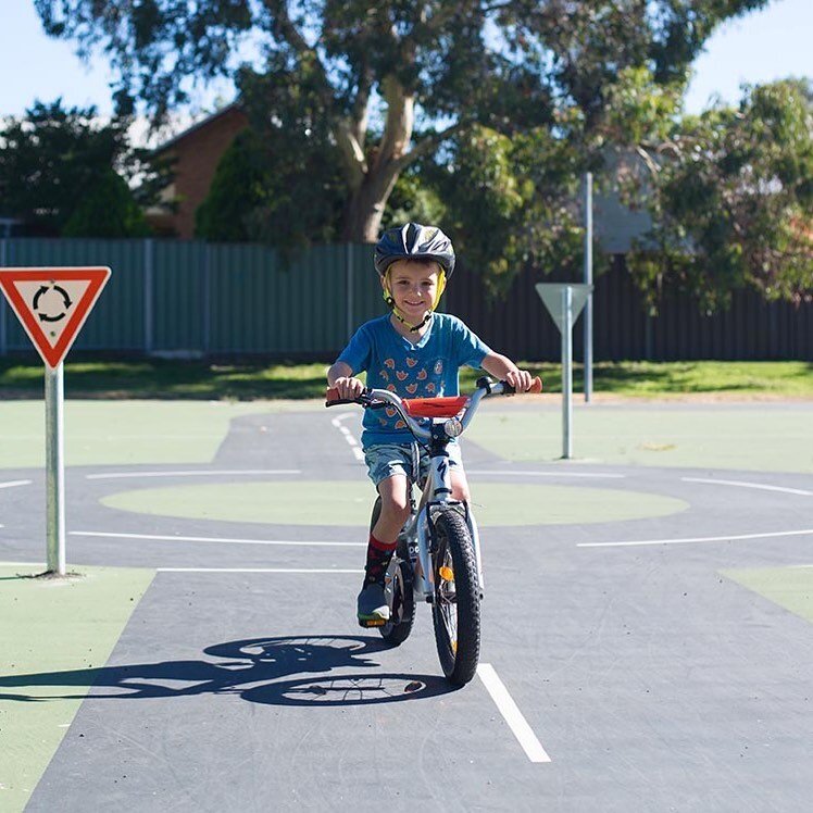 Remember those play mats with an entire suburban town designed on them? 🤔

The old Moulder Park netball courts were given a facelift, and by facelift, we&rsquo;re talking, completely transformed 🤩 it&rsquo;s a real life-sized Road Rug! 🚘🚲🚦