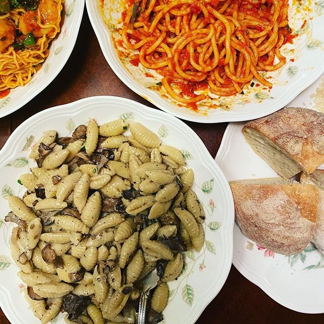 Take out from Pasta Armellino was a hit! Three satisfied bellies with no complaints! Three empty dishes later, we are ready to chillax. 
Not the best photo but they were hungry so I had to snap quickly. We will definitely be back! .#pastaarmellino #i