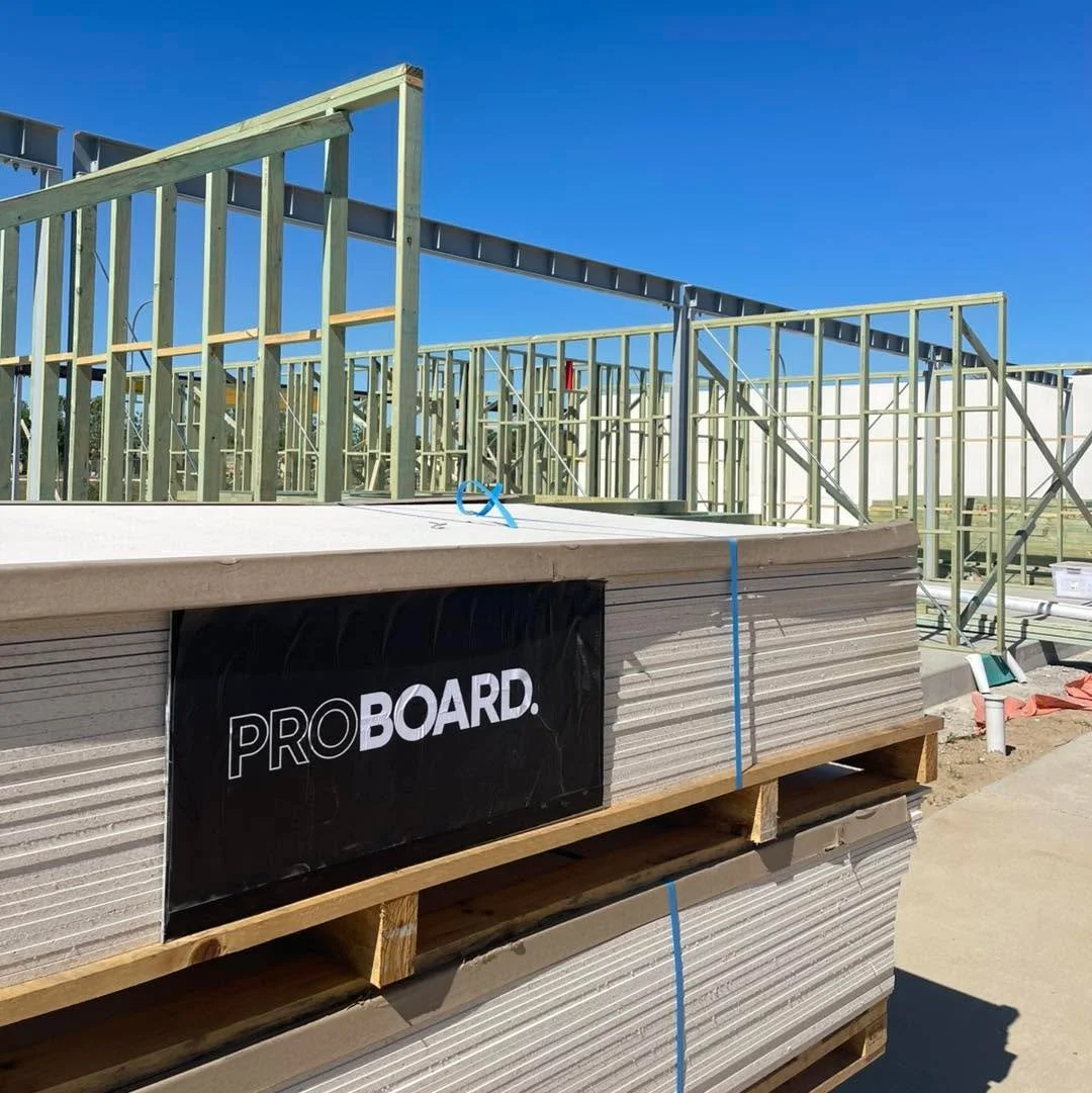 Australia's highest rated fireproof systems are available from Riverina Plaster Works 🔥

📍Check out this Zerolot wall system from ProBoard installed by maslinhomes 

ProBoard&rsquo;s fire-rated intertenancy and boundary wall systems are designed to