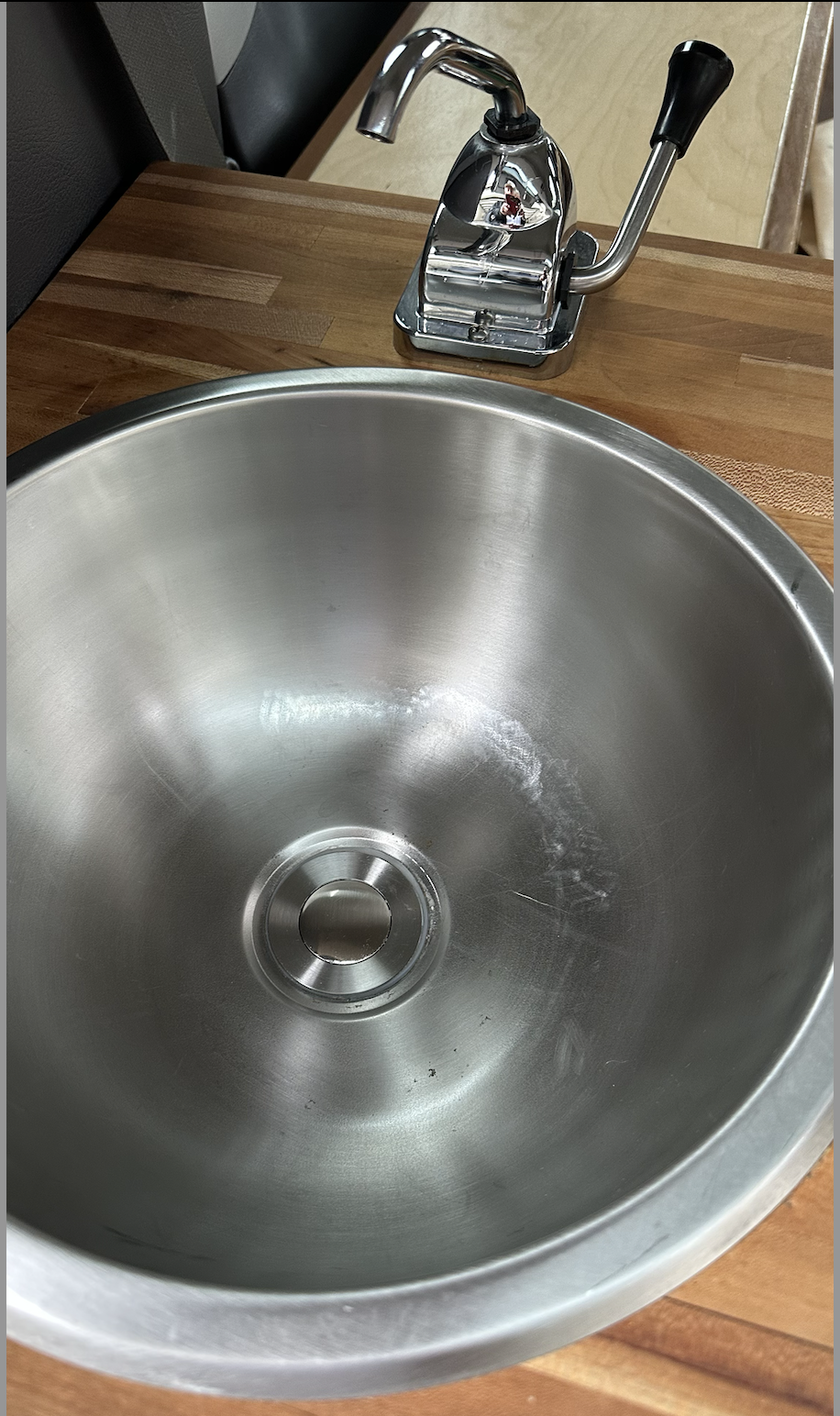 SINK FAUCET TOO at 1.21.01 PM.png