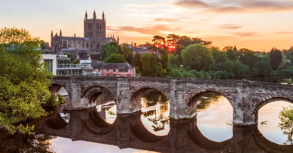 PAY-PROD-30072016-River-Wye-Old-Roman-Bridge-and-Cathedral.jpg