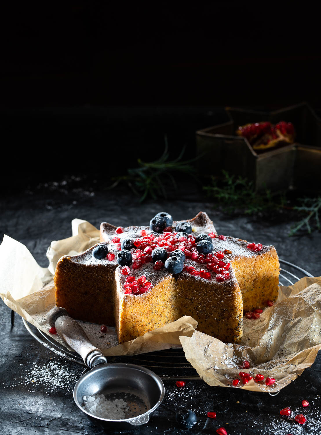 vanilla and poppy seeds cake