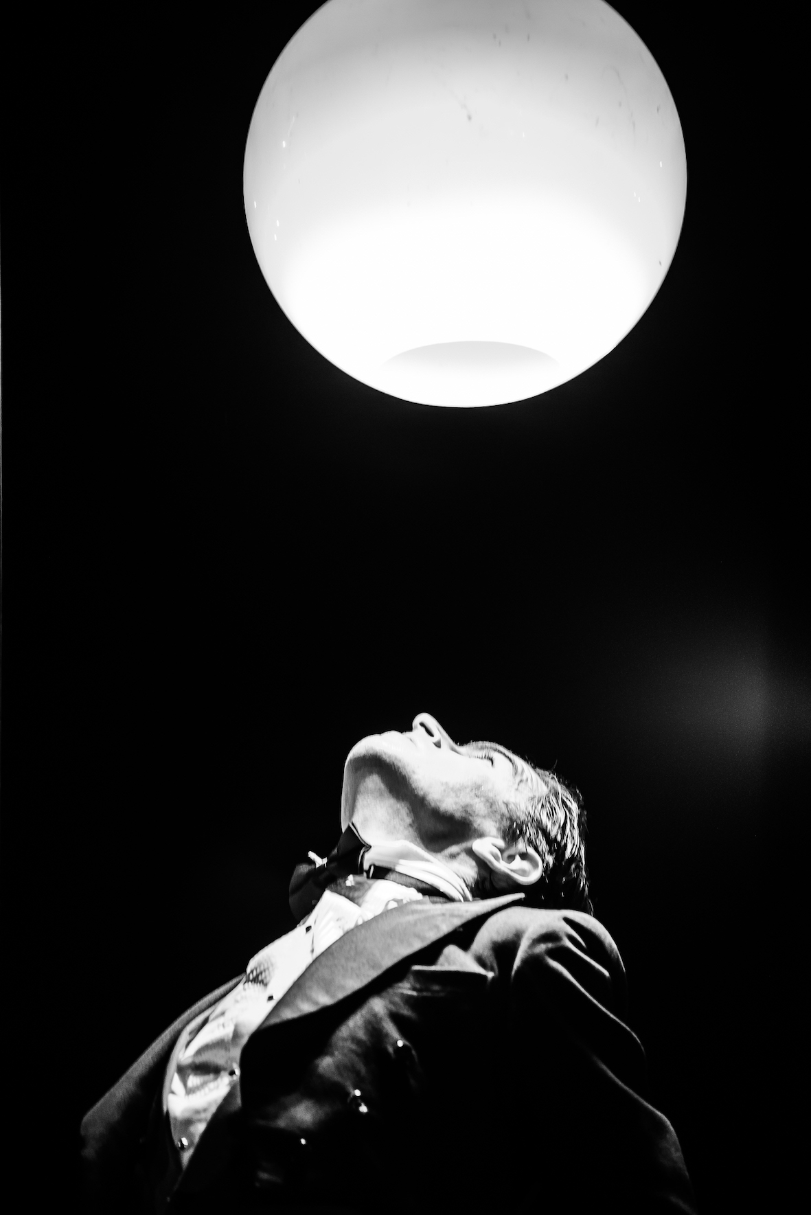 Serge under light.jpeg