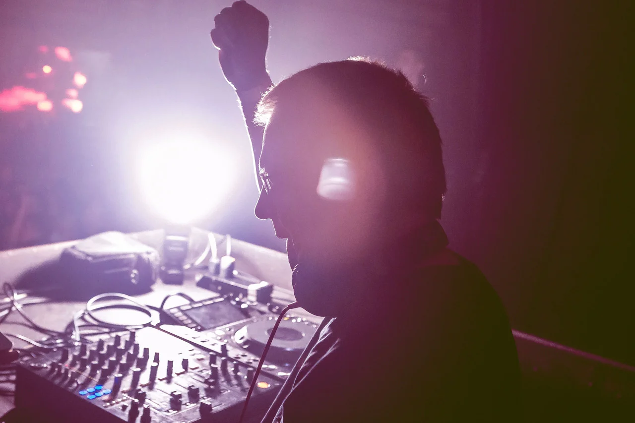 Discog Nick Muir Nick muir's euphoric version of caribou's 'can't do without you' is finally available as a free download courtesy of those nice people over at bedrock! discog nick muir