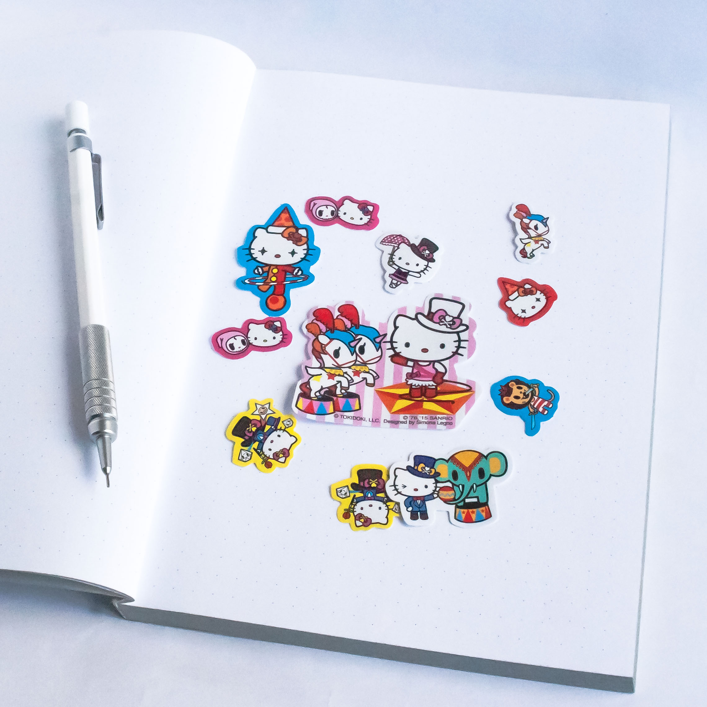 Hello Kitty Stickers Tokidoki - pose CC.jpg