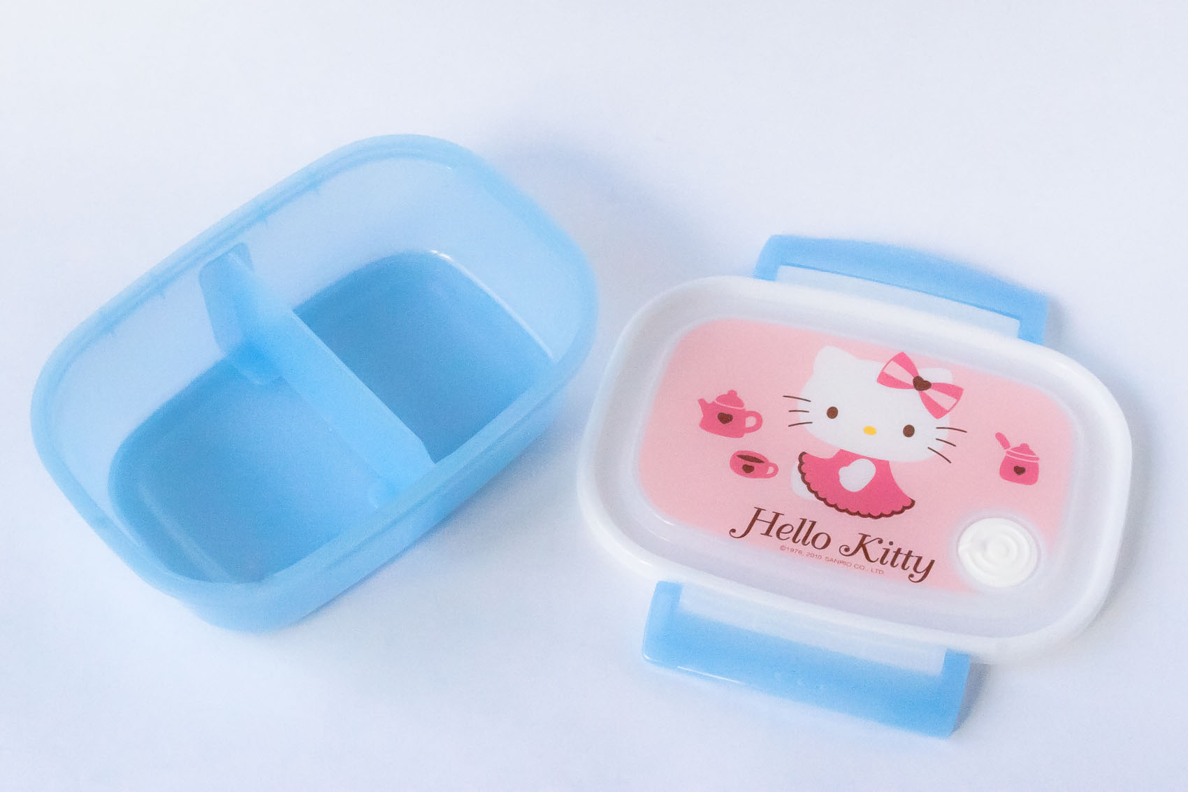 Hello Kitty Lunchbox Clip Blue - open CC.jpg