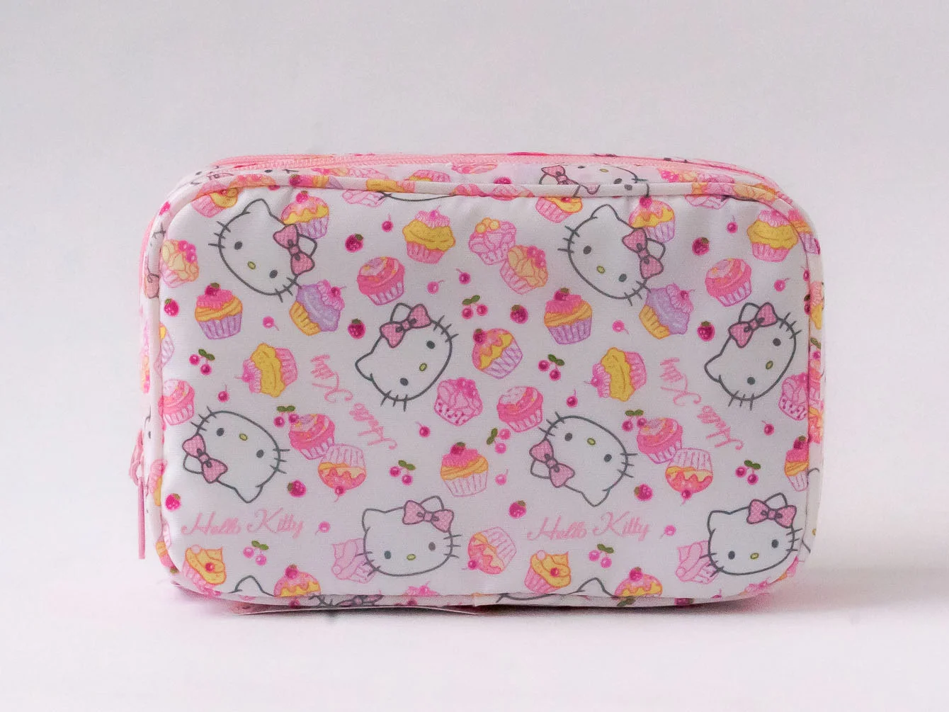 Hello Kitty Makeup Bag - Front CC.jpg