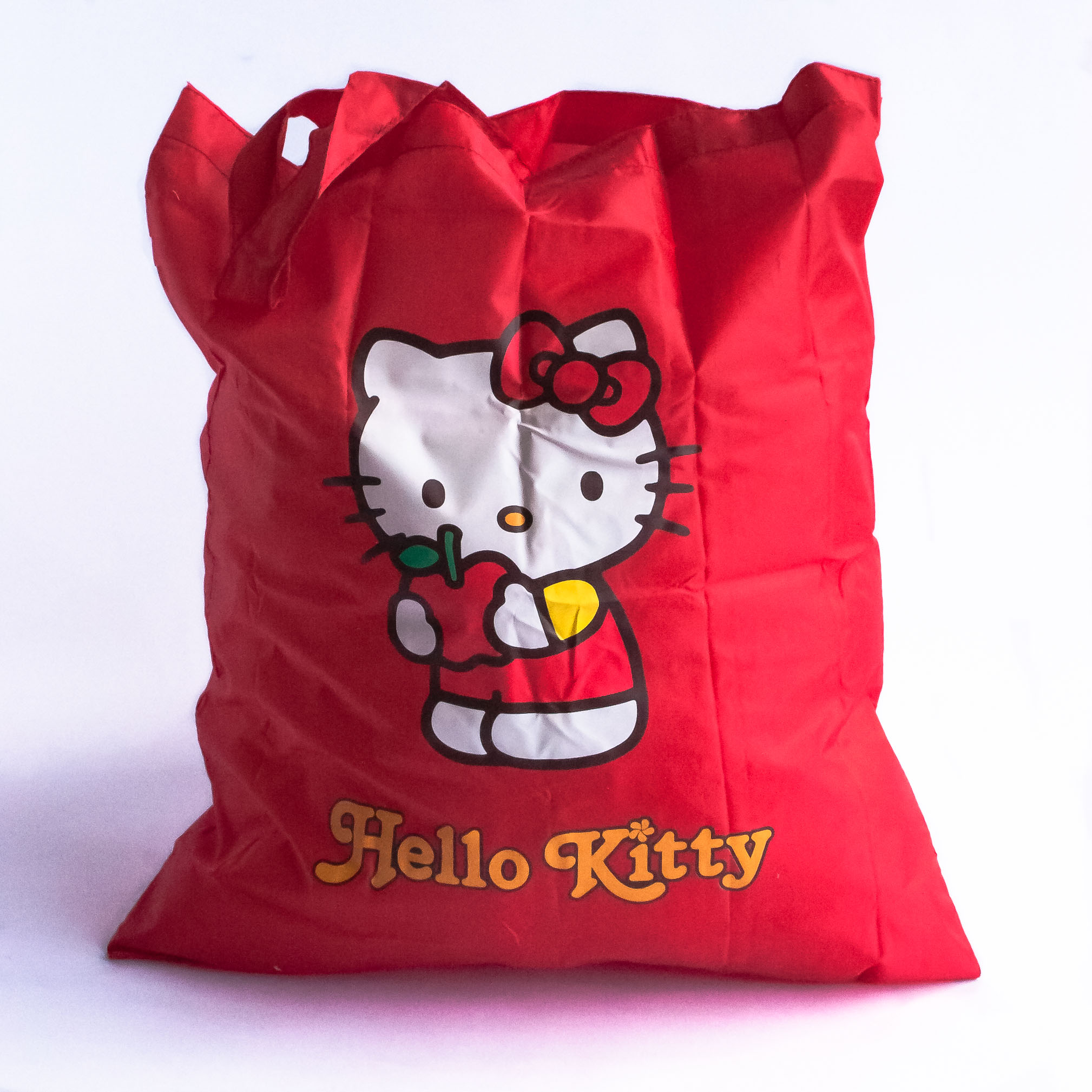 Hello Kitty Eco Bag Apple - front pose CC.jpg