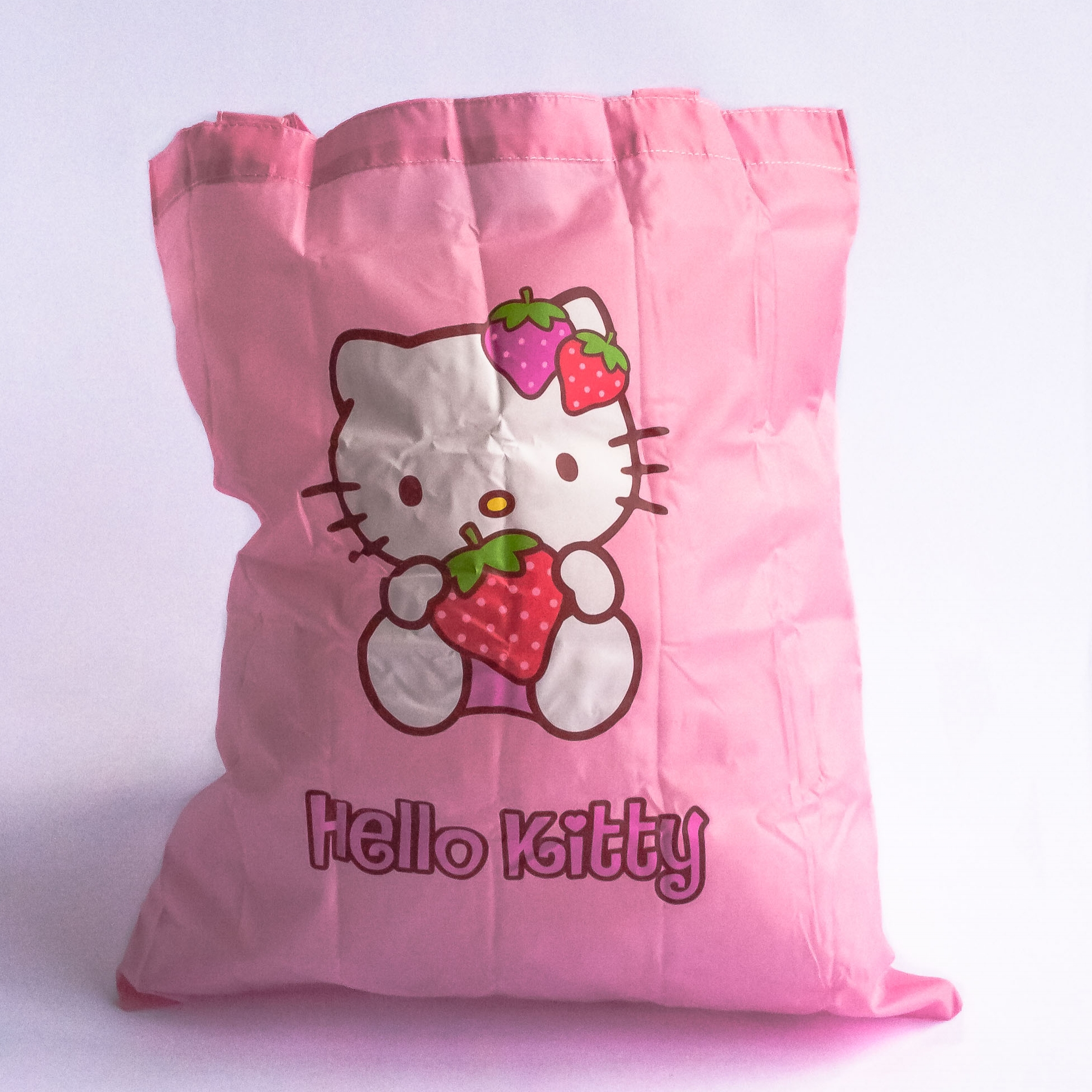 Hello Kitty Eco Bag Strawberry - front pose CC.jpg