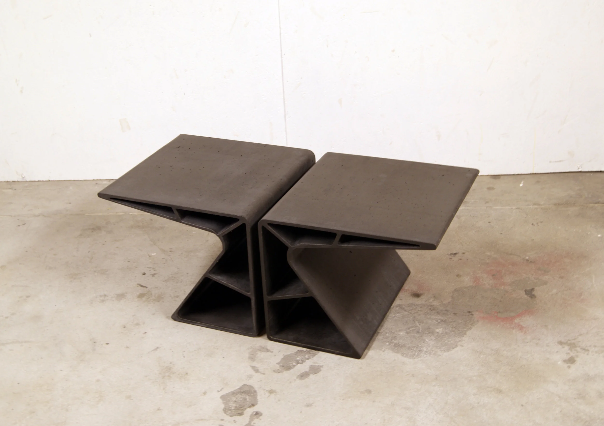 TABLE NERVURE, béton