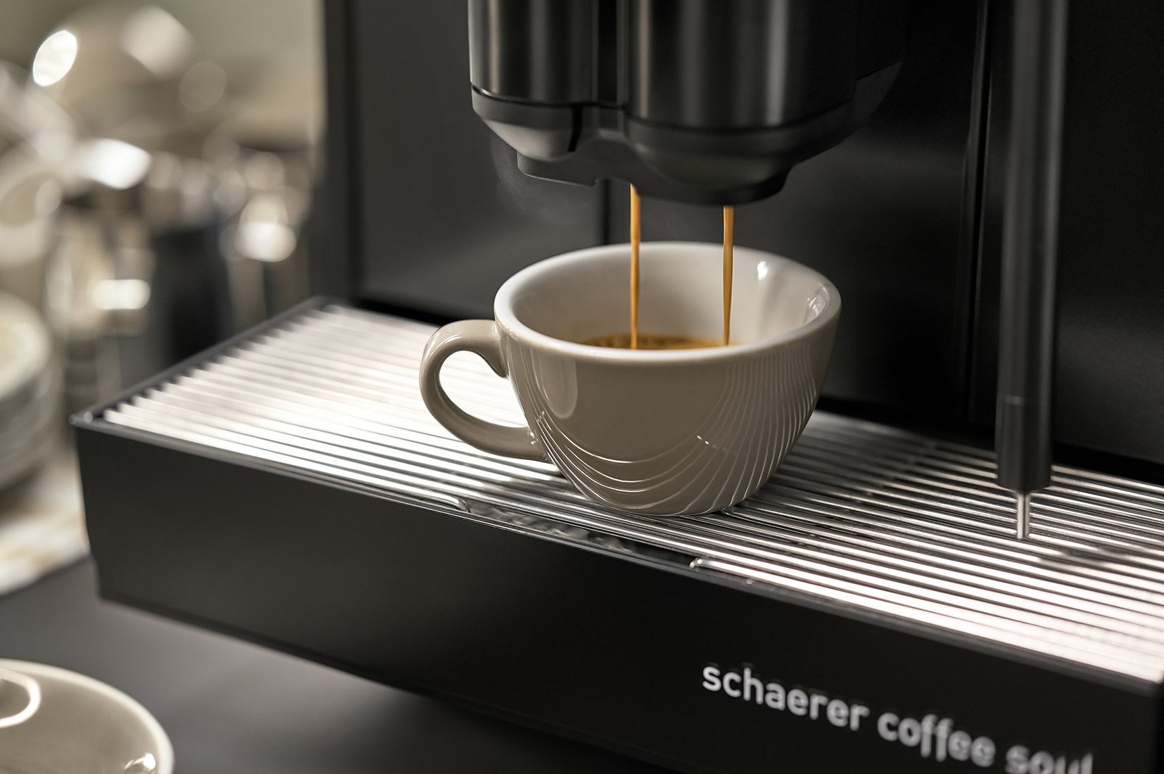Schaerer_Coffee_Machines_Soul_2-step_Shooting_Image_Ambient_Espresso-Brewing_RGB_low-res.jpg