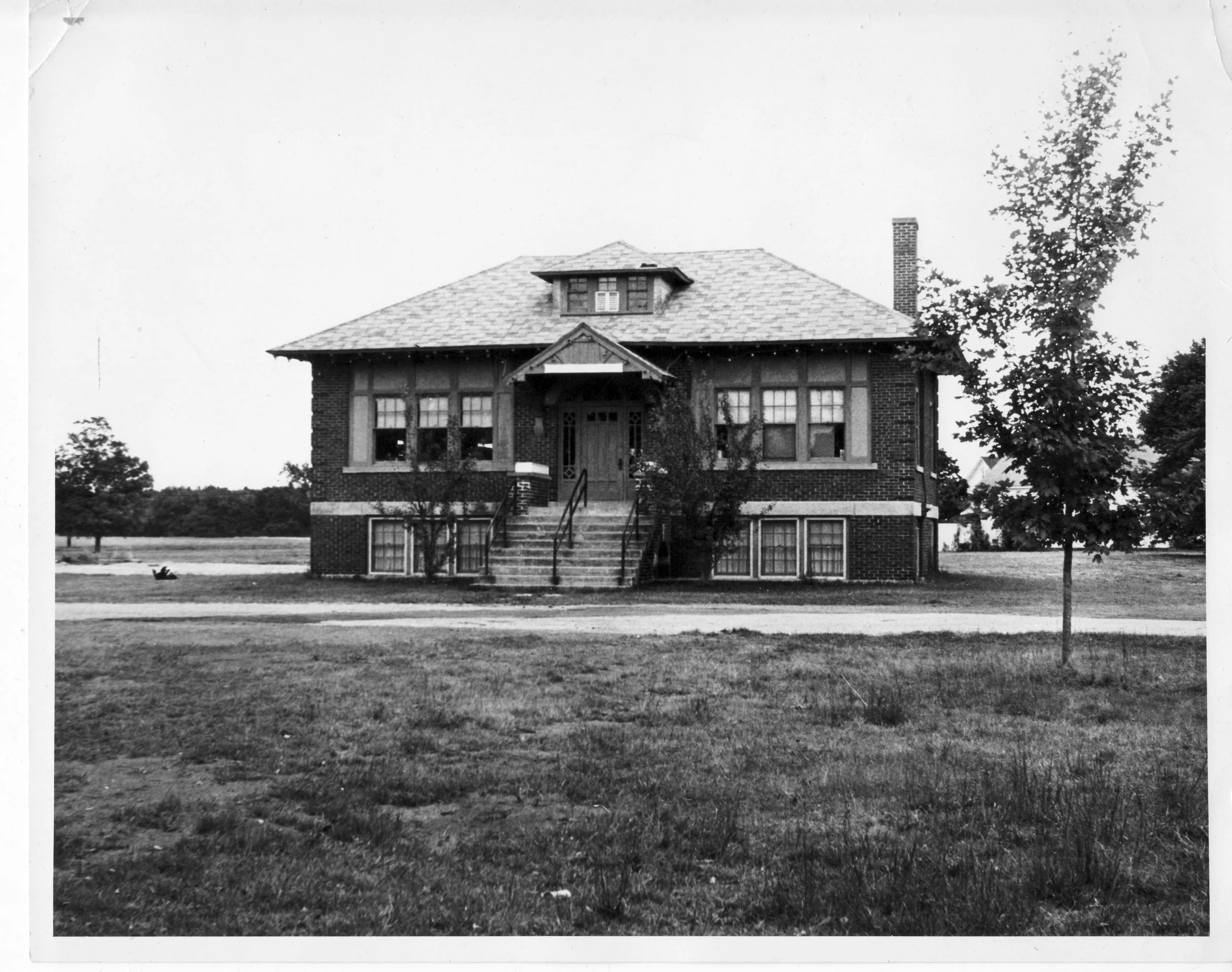 Library_w_front_door.jpg